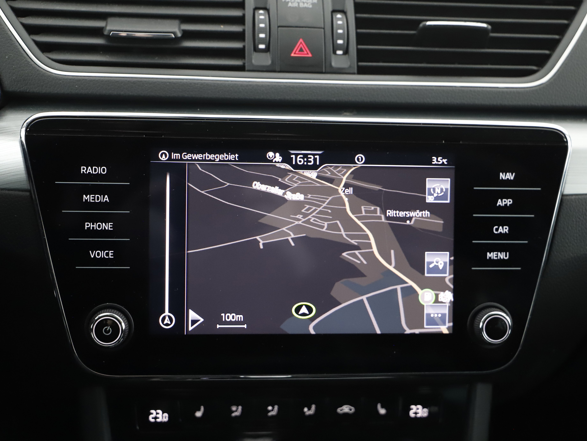 Skoda Superb Combi 2.0 TDI Ambition | Bild 11 von 24