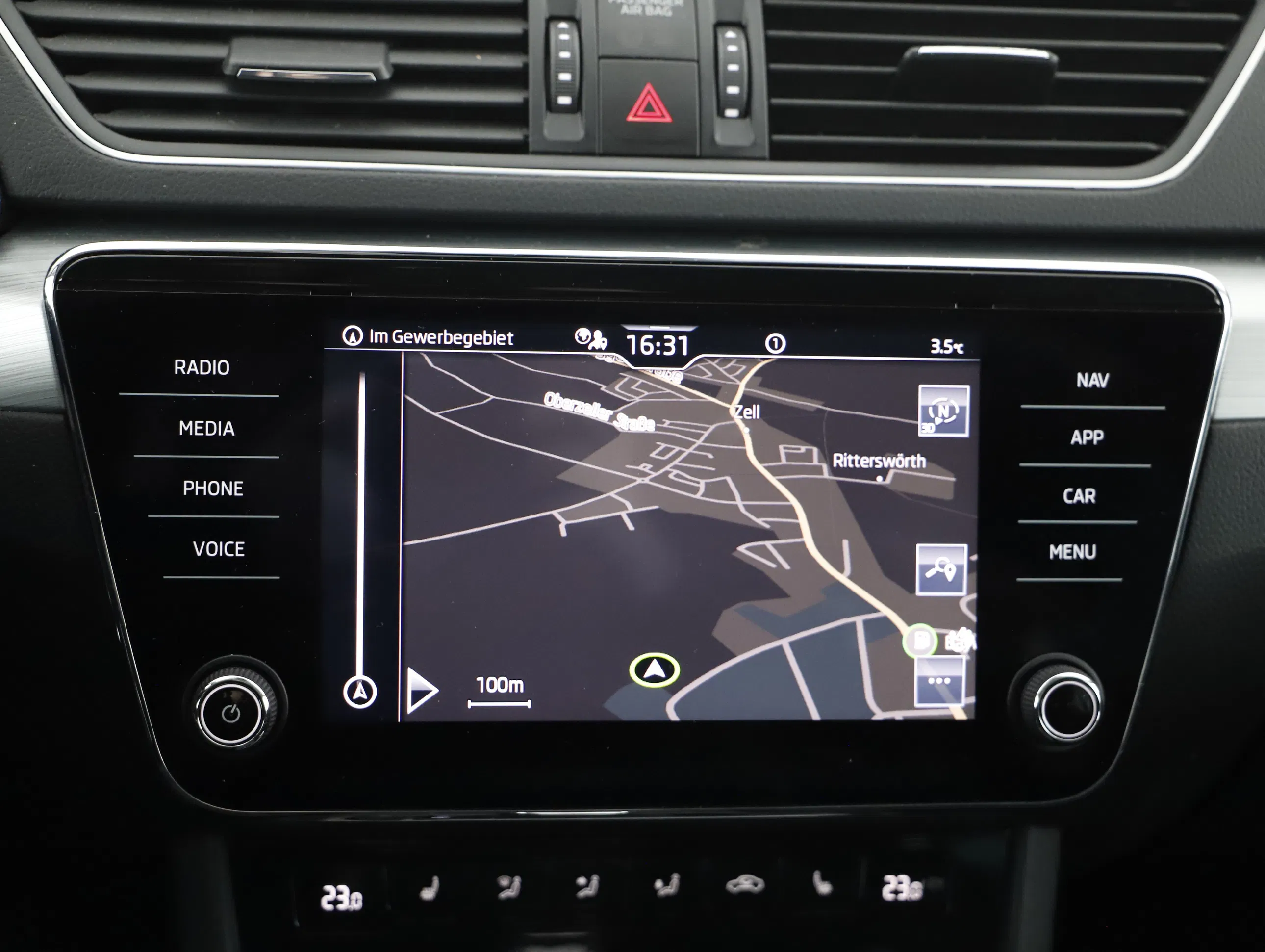 Skoda Superb Combi 2.0 TDI Ambition | Bild 11 von 24