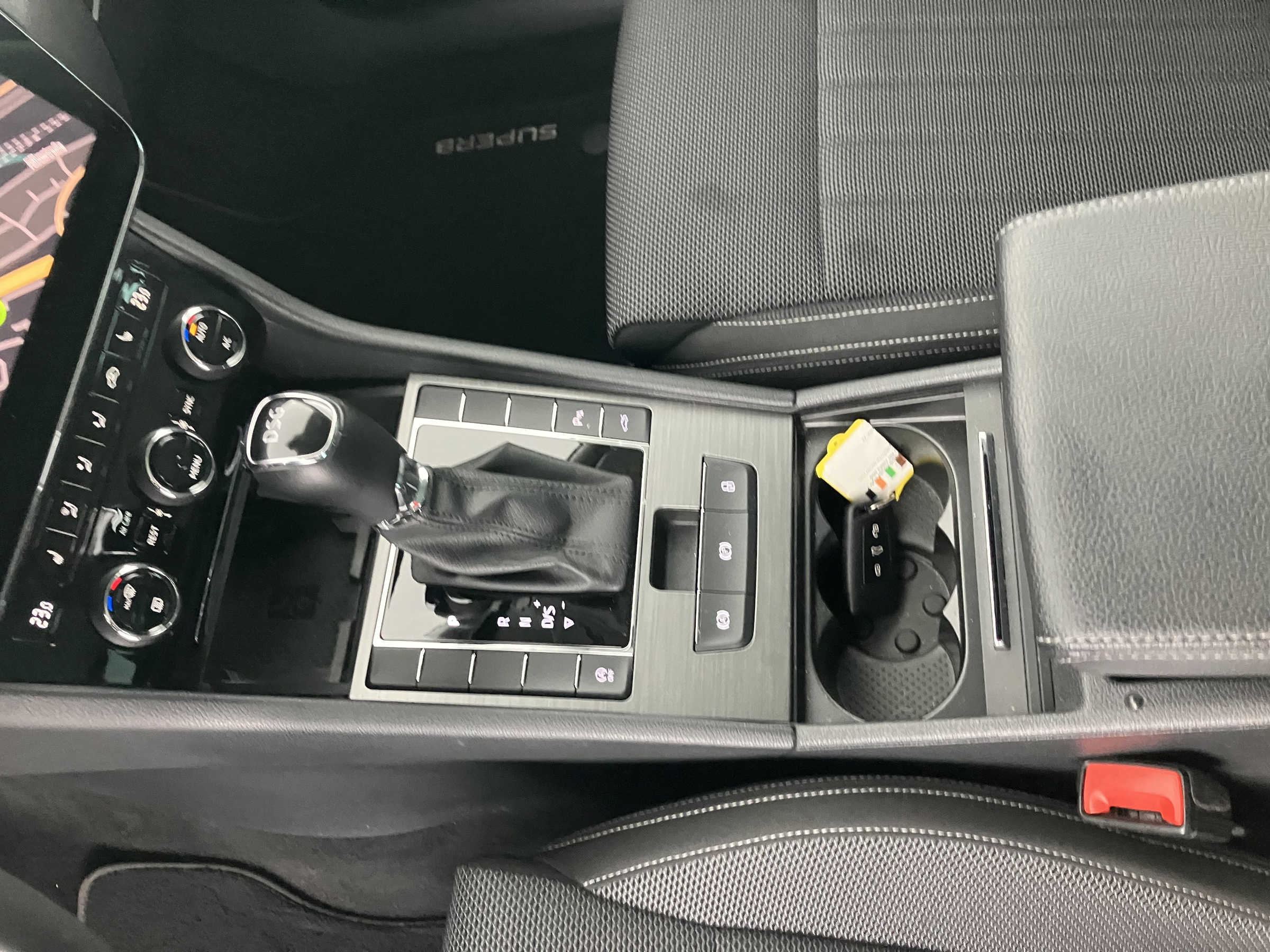 Skoda Superb Combi 2.0 TDI Style | Bild 10 von 30