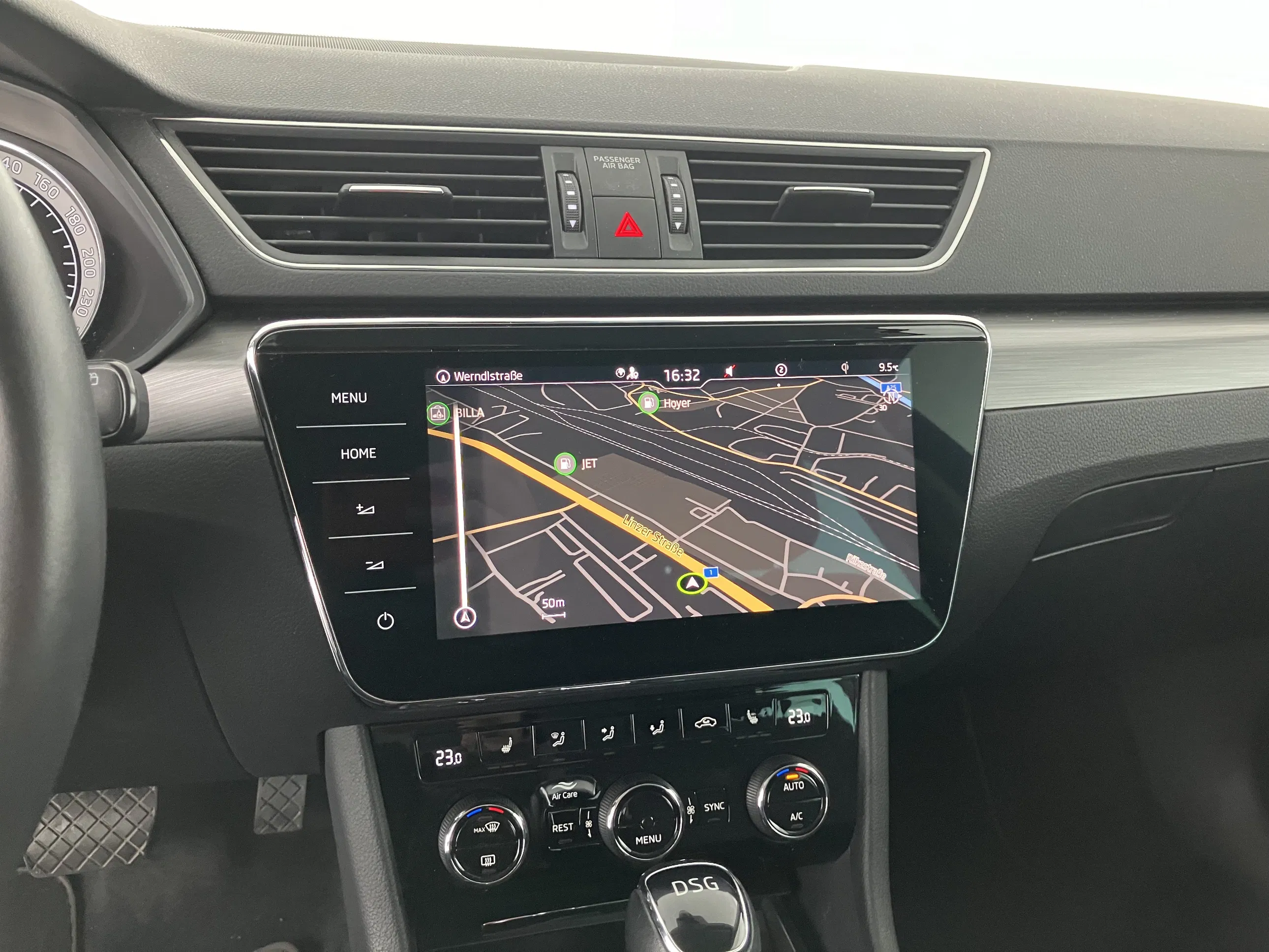 Skoda Superb Combi 2.0 TDI Style | Bild 11 von 30