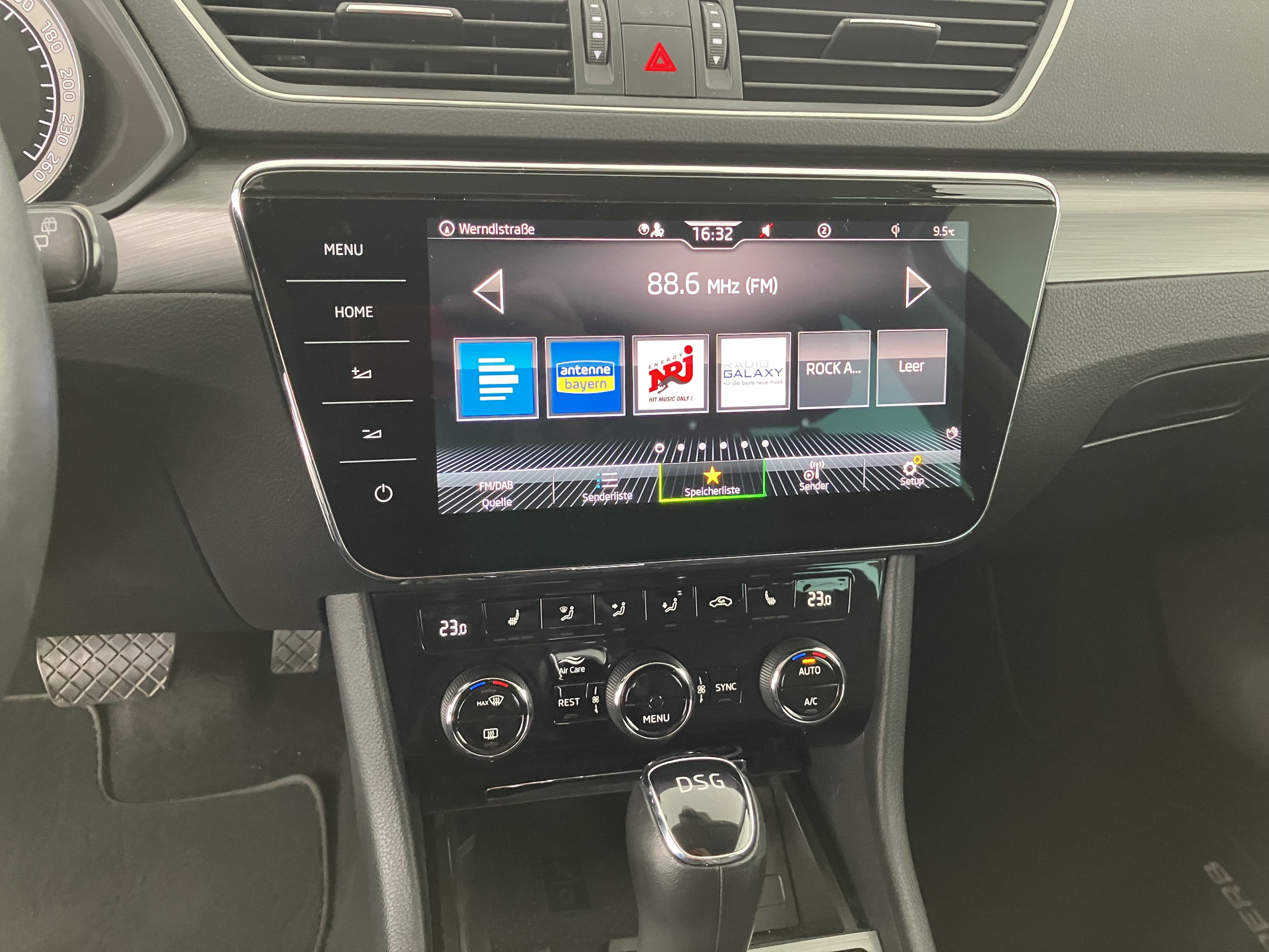 Skoda Superb Combi 2.0 TDI Style | Bild 13 von 30