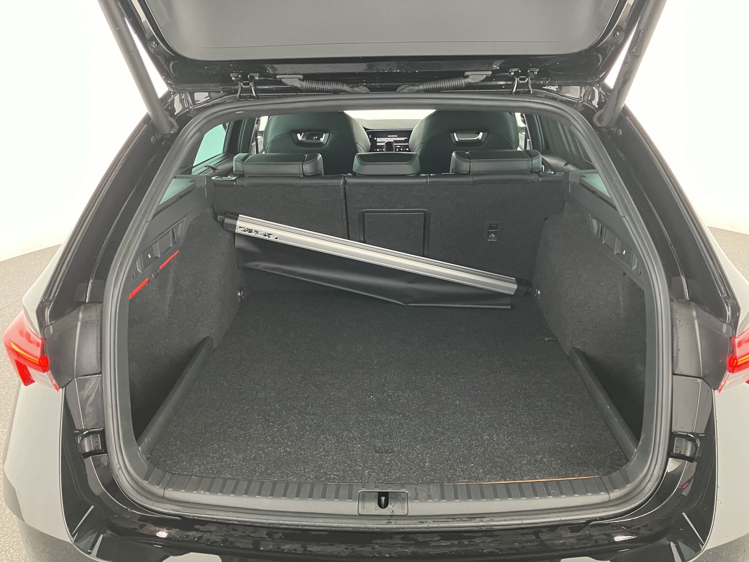 Skoda Superb Combi 2.0 TDI Style | Bild 18 von 30