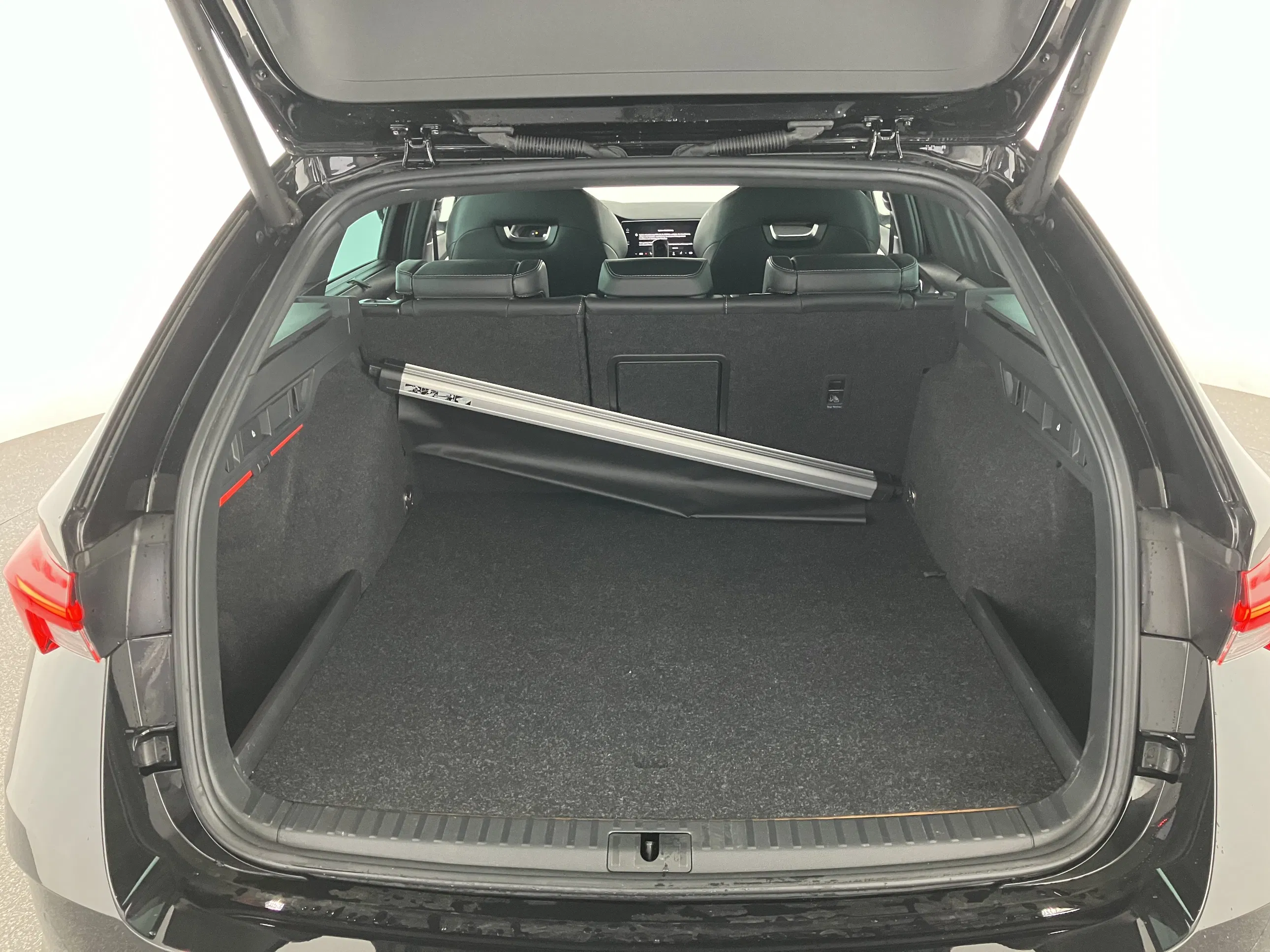 Skoda Superb Combi 2.0 TDI Style | Bild 18 von 30