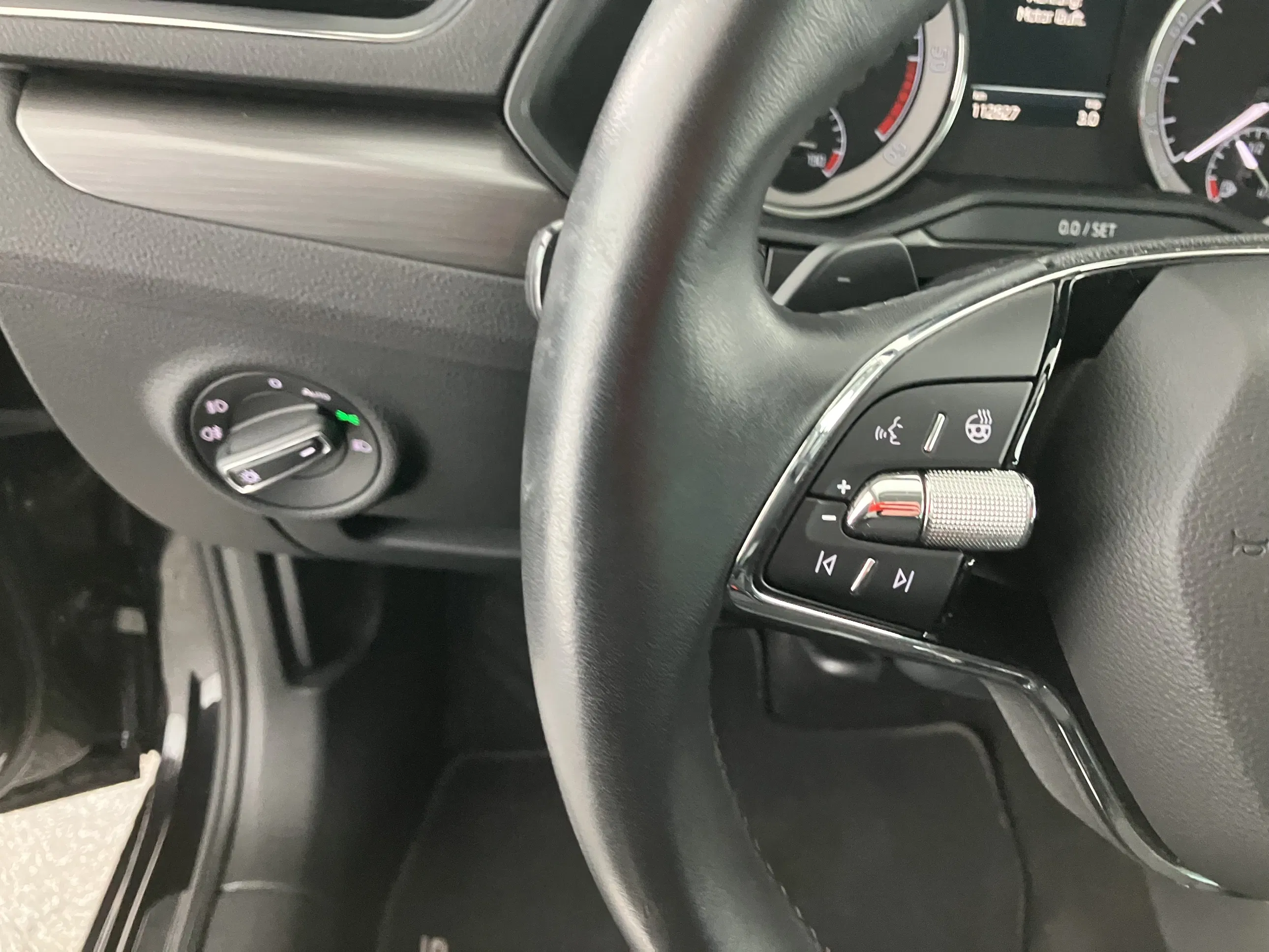 Skoda Superb Combi 2.0 TDI Style | Bild 20 von 30