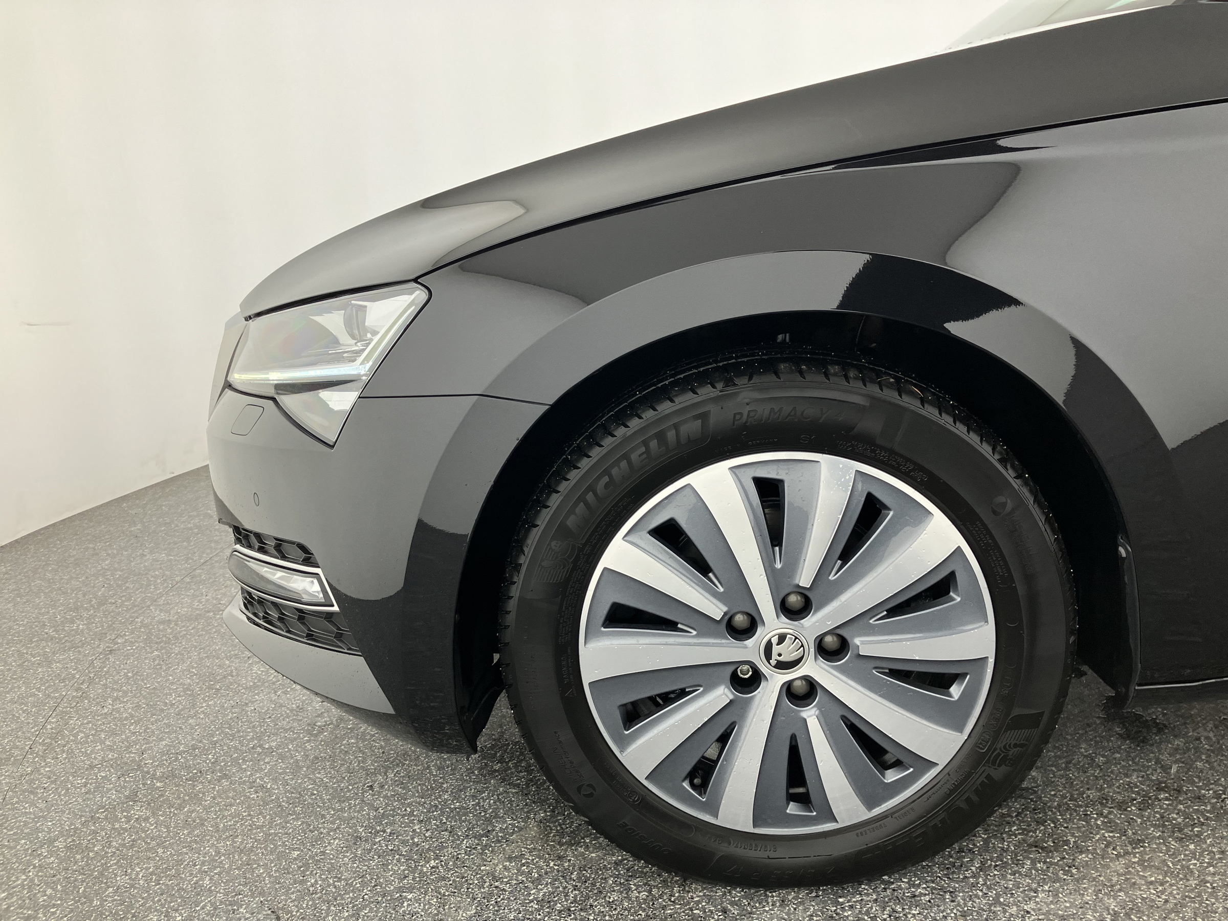 Skoda Superb Combi 2.0 TDI Style | Bild 22 von 30