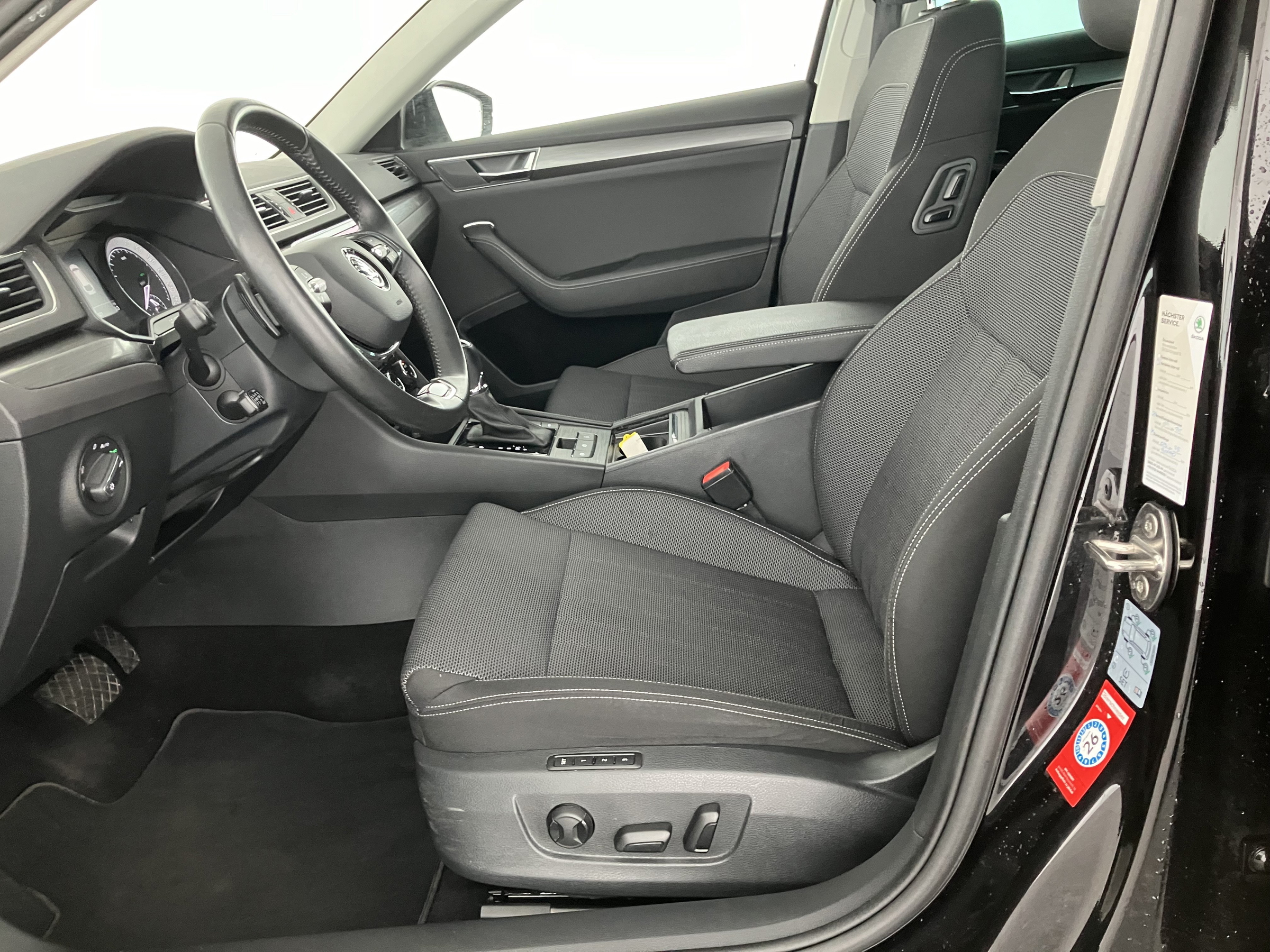 Skoda Superb Combi 2.0 TDI Style | Bild 5 von 30