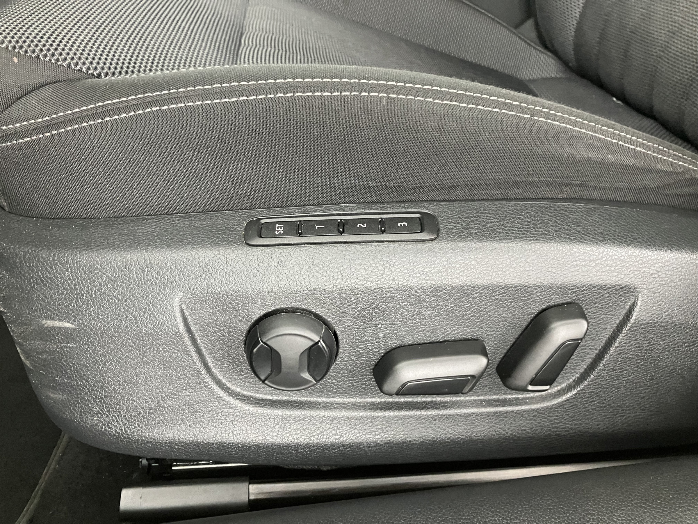 Skoda Superb Combi 2.0 TDI Style | Bild 6 von 30