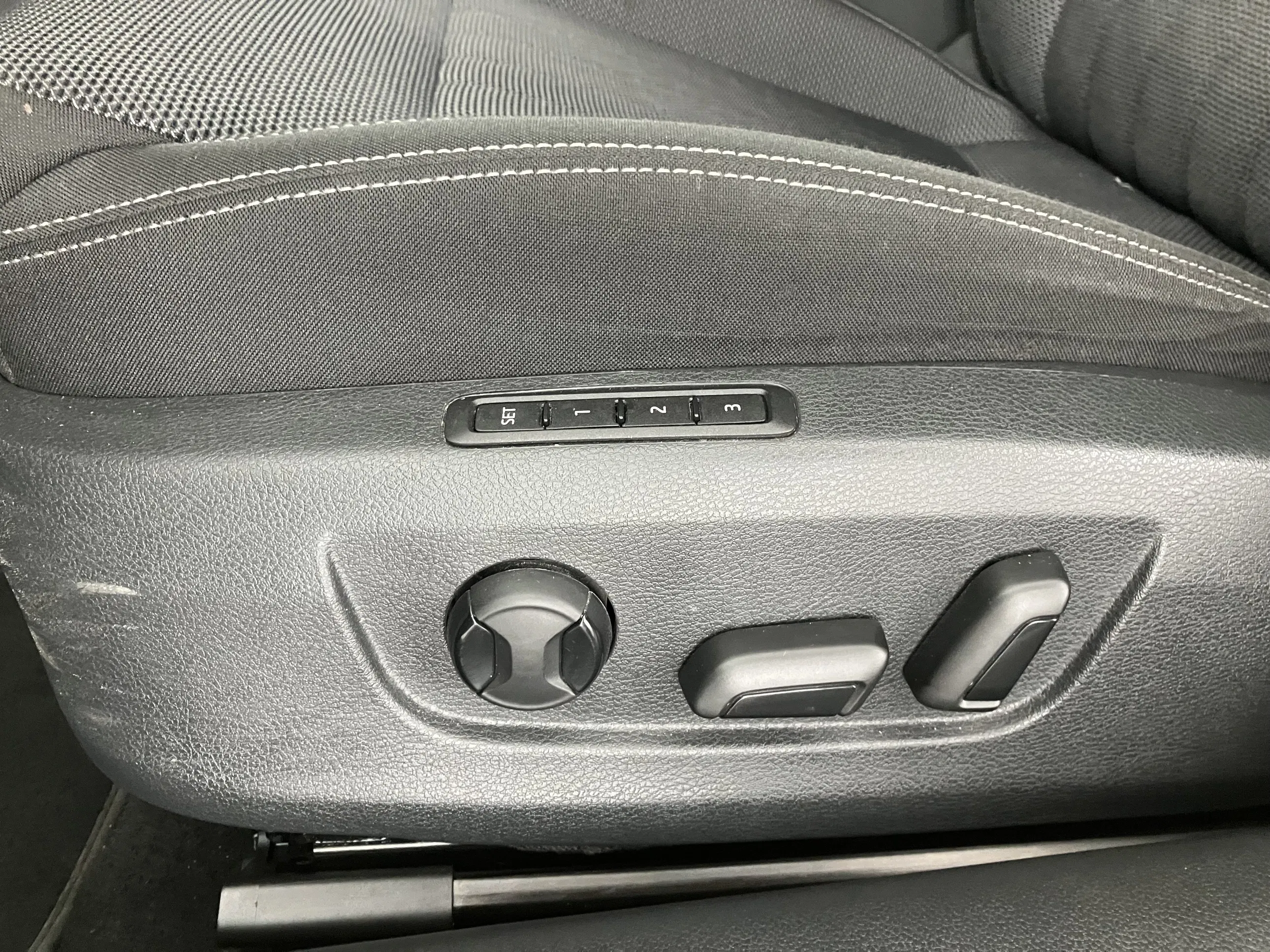 Skoda Superb Combi 2.0 TDI Style | Bild 6 von 30