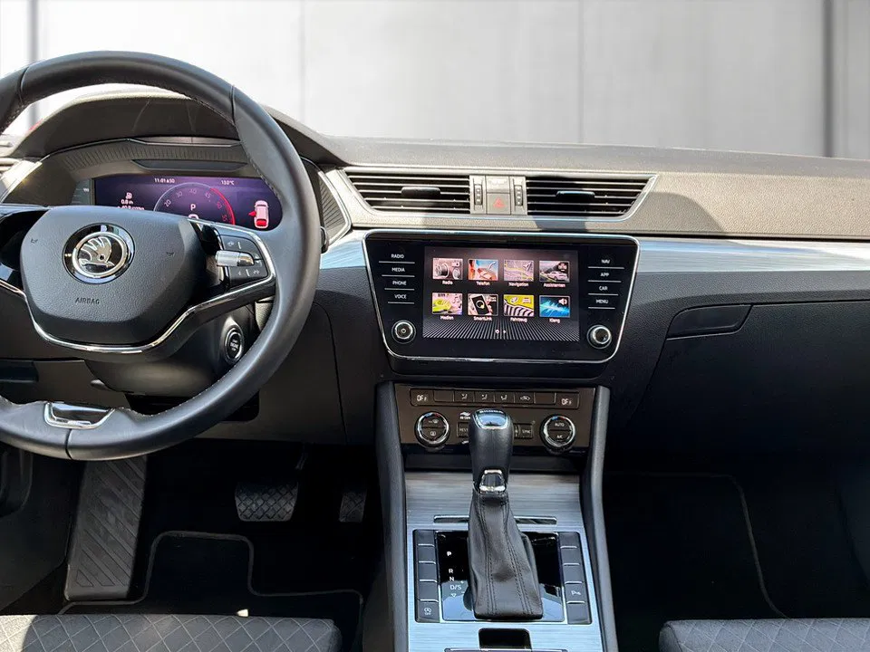 Skoda Superb Combi 2.0 TDI Ambition | Bild 11 von 24