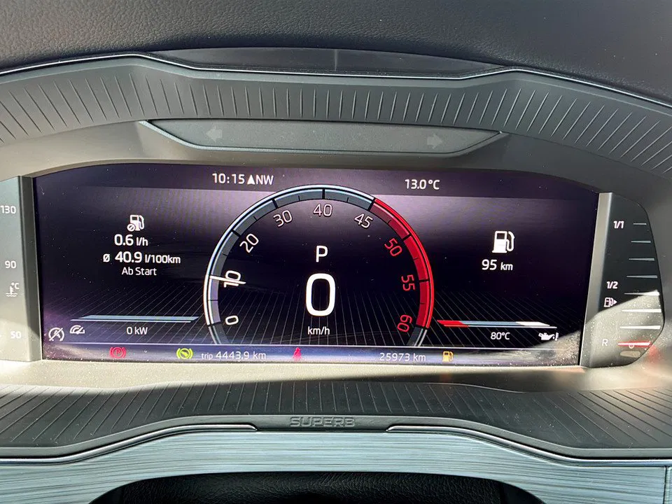 Skoda Superb Combi 2.0 TDI Ambition | Bild 16 von 24