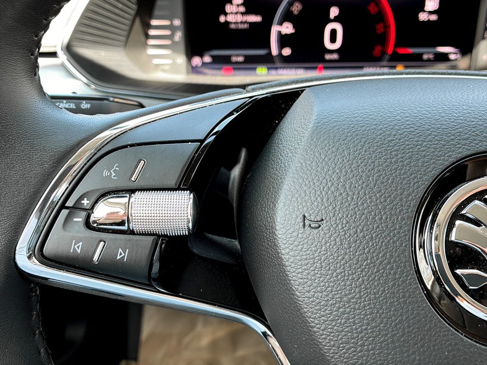 Skoda Superb Combi 2.0 TDI Ambition | Bild 14 von 24