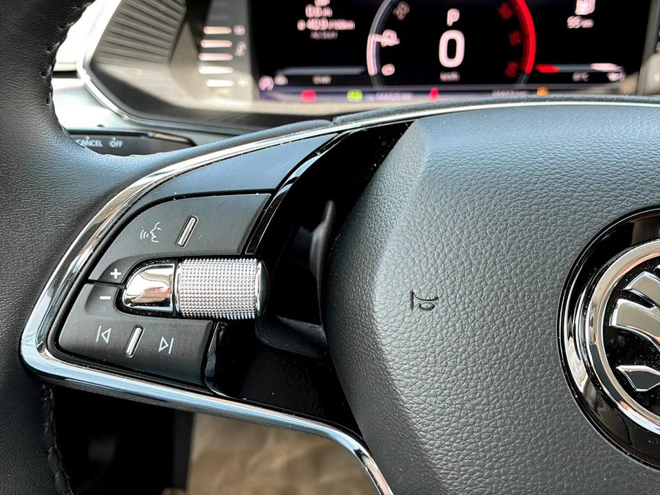 Skoda Superb Combi 2.0 TDI Ambition | Bild 14 von 24