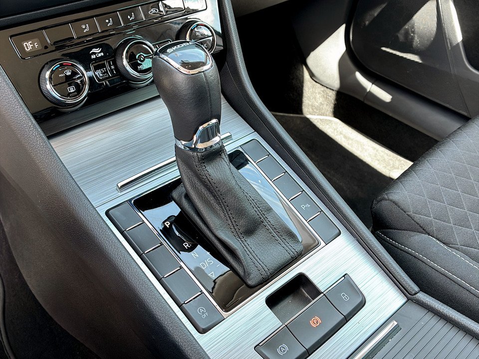 Skoda Superb Combi 2.0 TDI Ambition | Bild 12 von 24