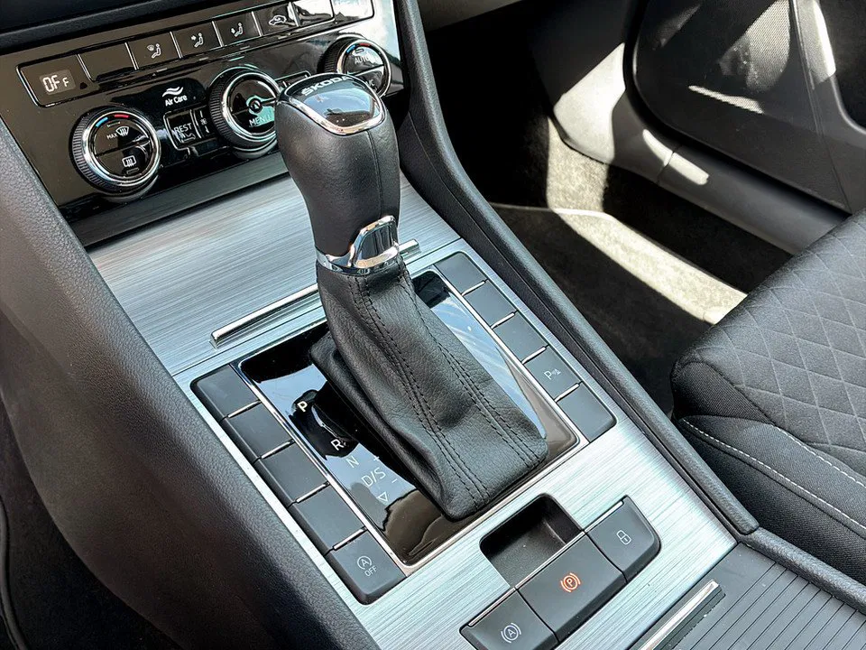 Skoda Superb Combi 2.0 TDI Ambition | Bild 12 von 24