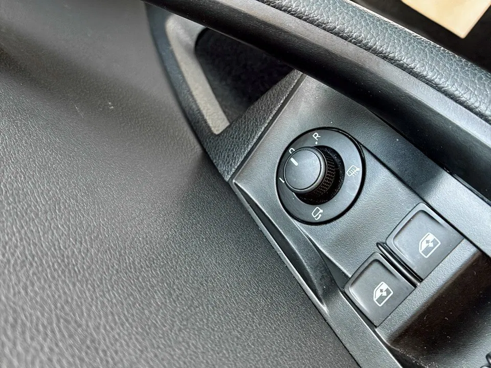 Skoda Superb Combi 2.0 TDI Ambition | Bild 23 von 24