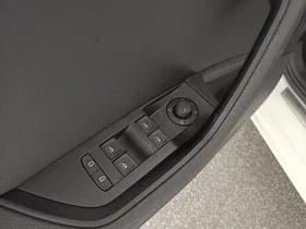 Skoda Superb Combi 2.0 TDI Ambition | Thumbnail 12 von 31