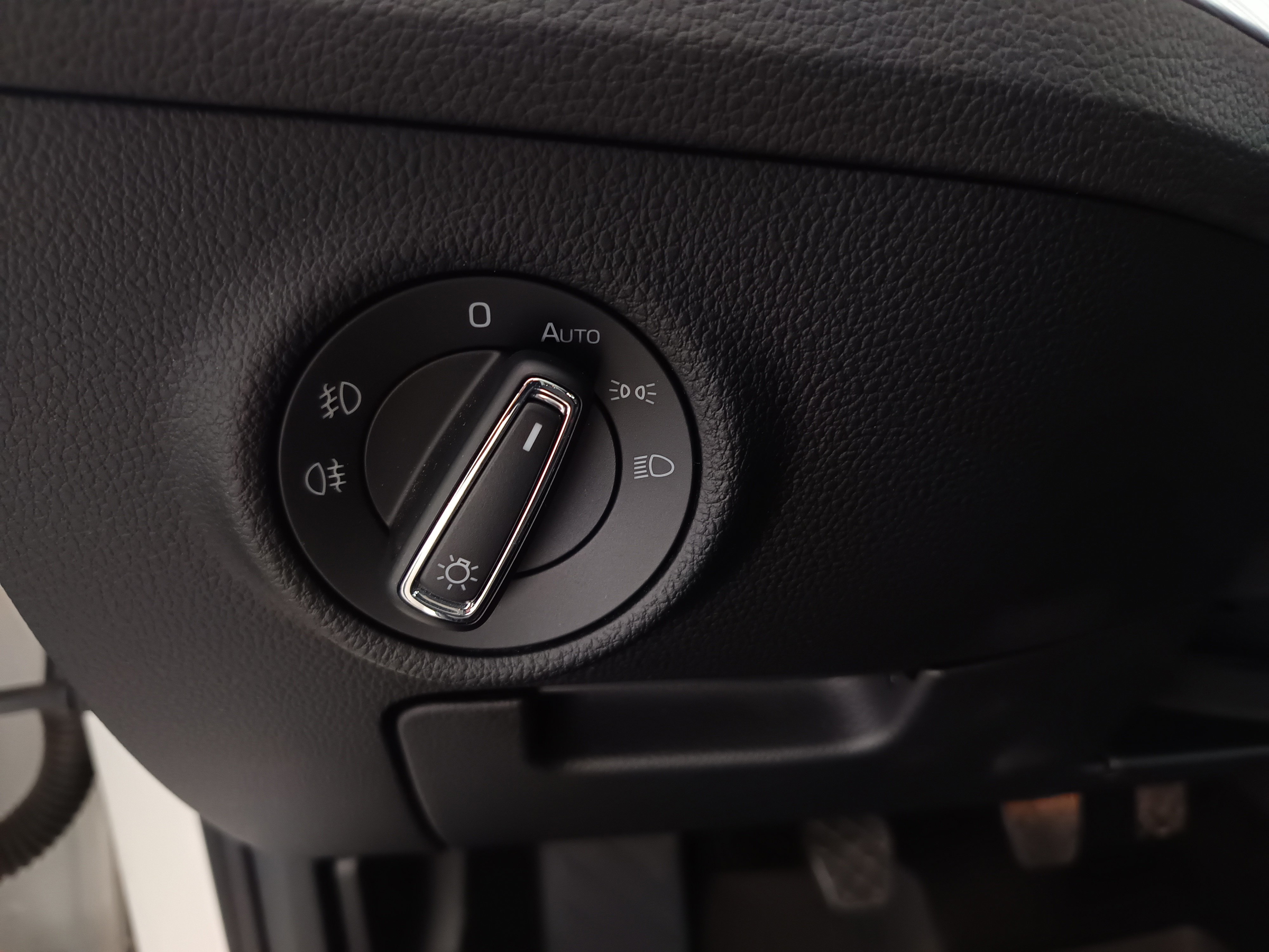 Skoda Superb Combi 2.0 TDI Ambition | Bild 12 von 30