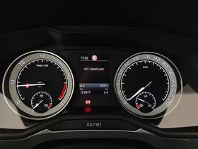 Skoda Superb Combi 2.0 TDI Ambition | Thumbnail 16 von 31