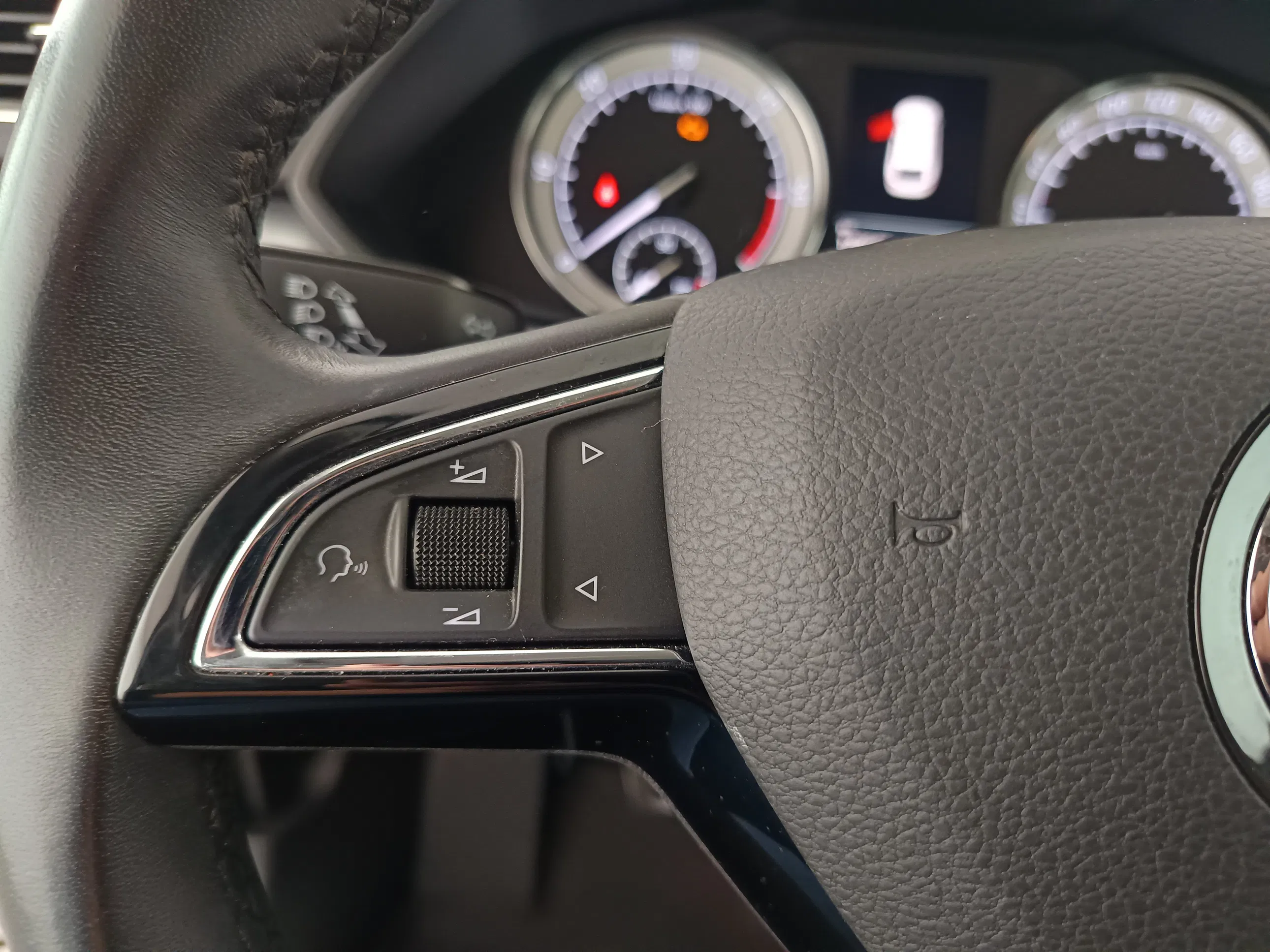 Skoda Superb Combi 2.0 TDI Ambition | Bild 17 von 31