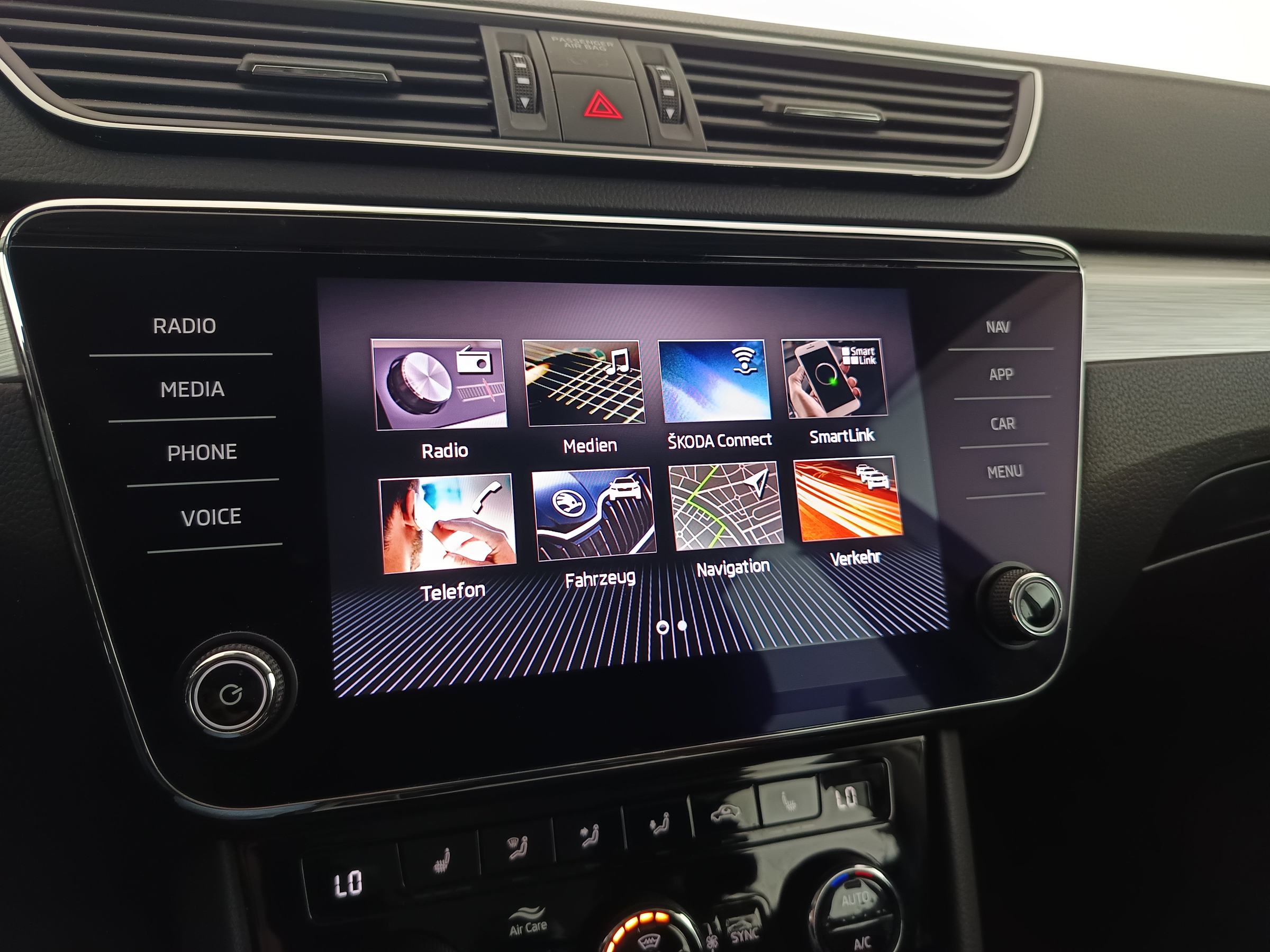 Skoda Superb Combi 2.0 TDI Ambition | Bild 19 von 30