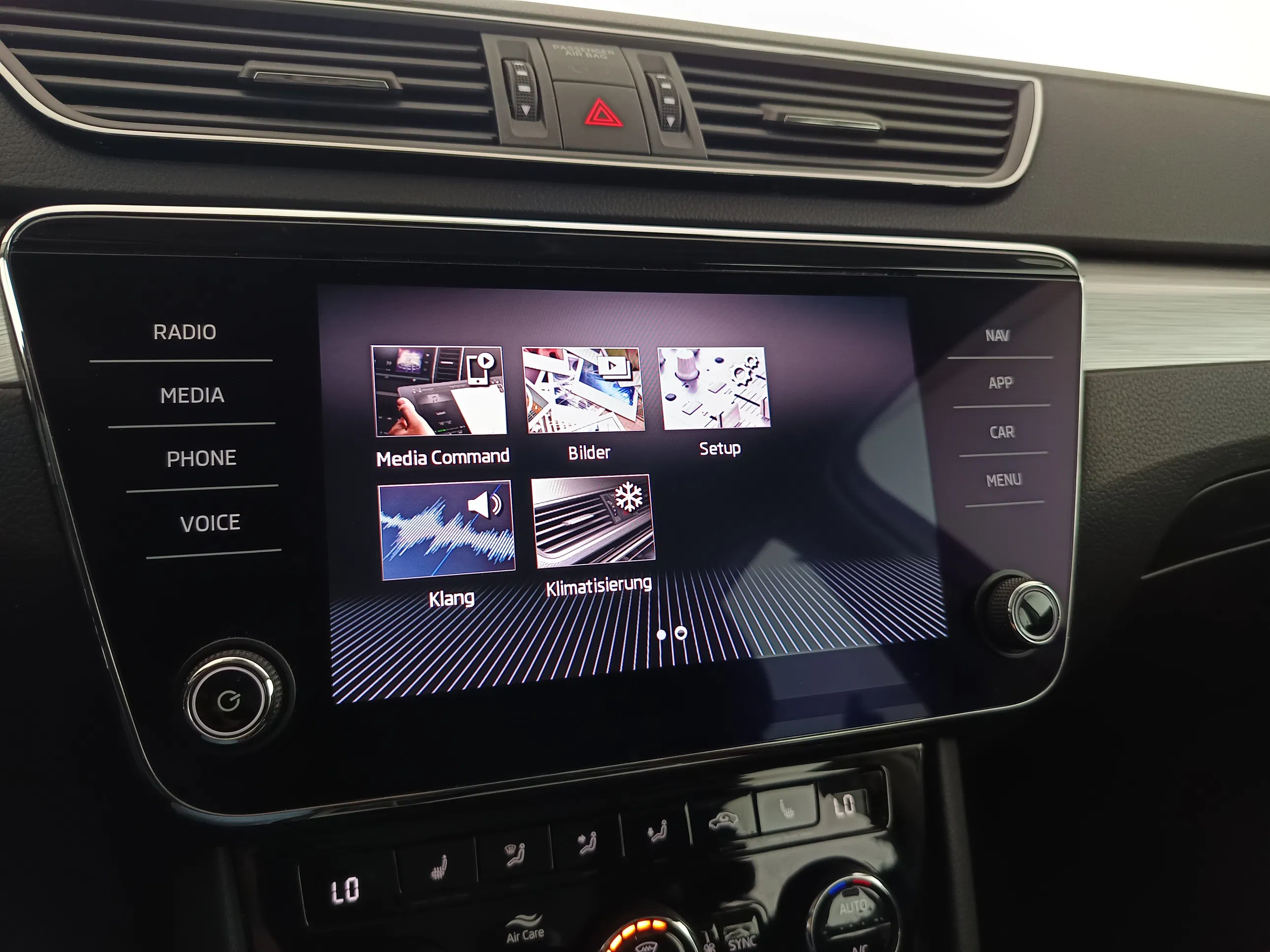 Skoda Superb Combi 2.0 TDI Ambition | Bild 21 von 31