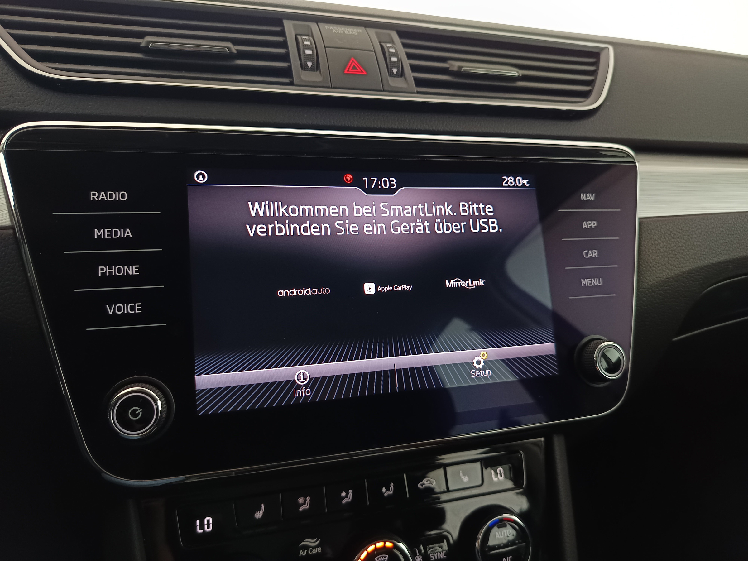 Skoda Superb Combi 2.0 TDI Ambition | Bild 21 von 30