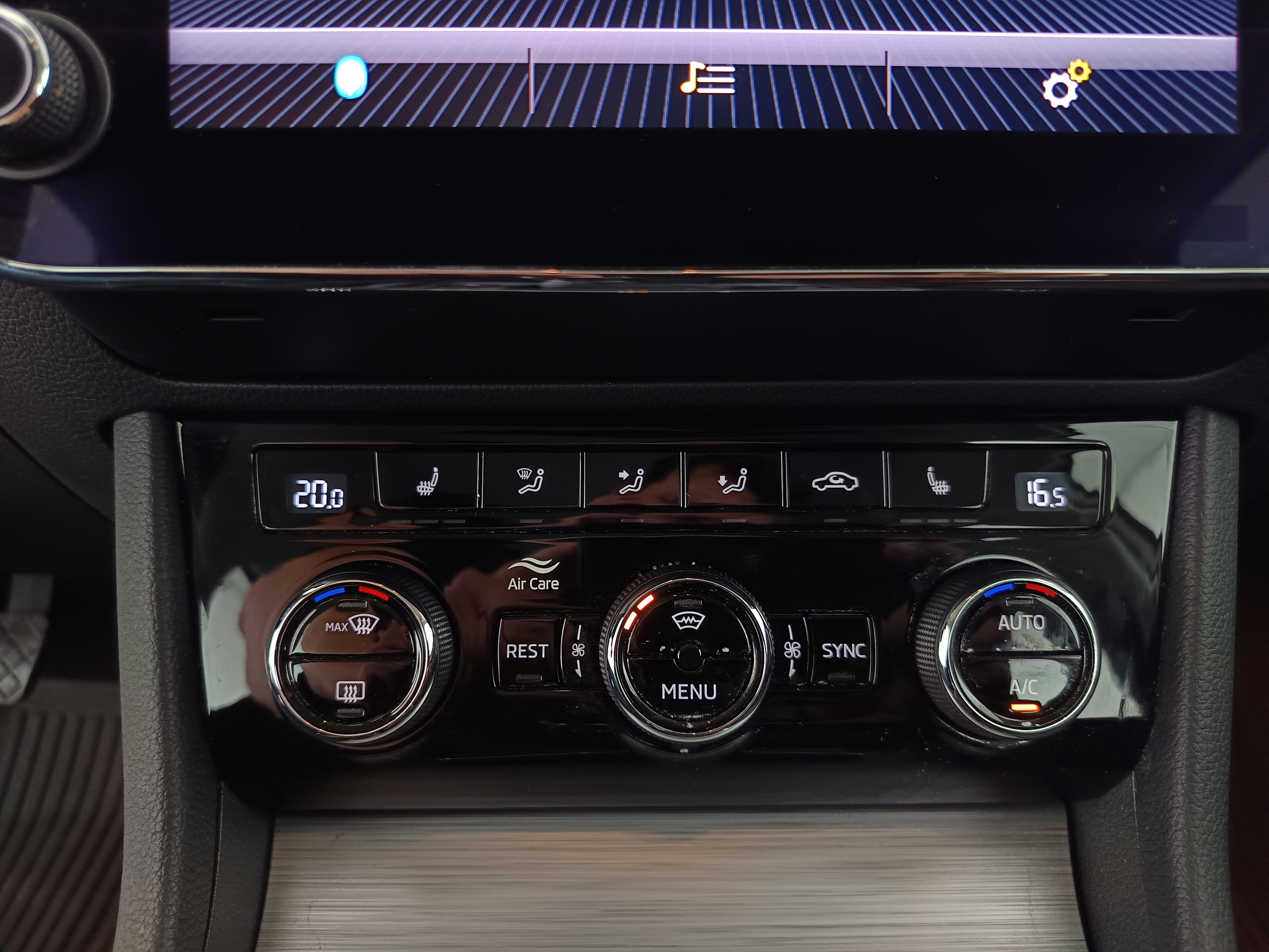 Skoda Superb Combi 2.0 TDI Ambition | Bild 27 von 30