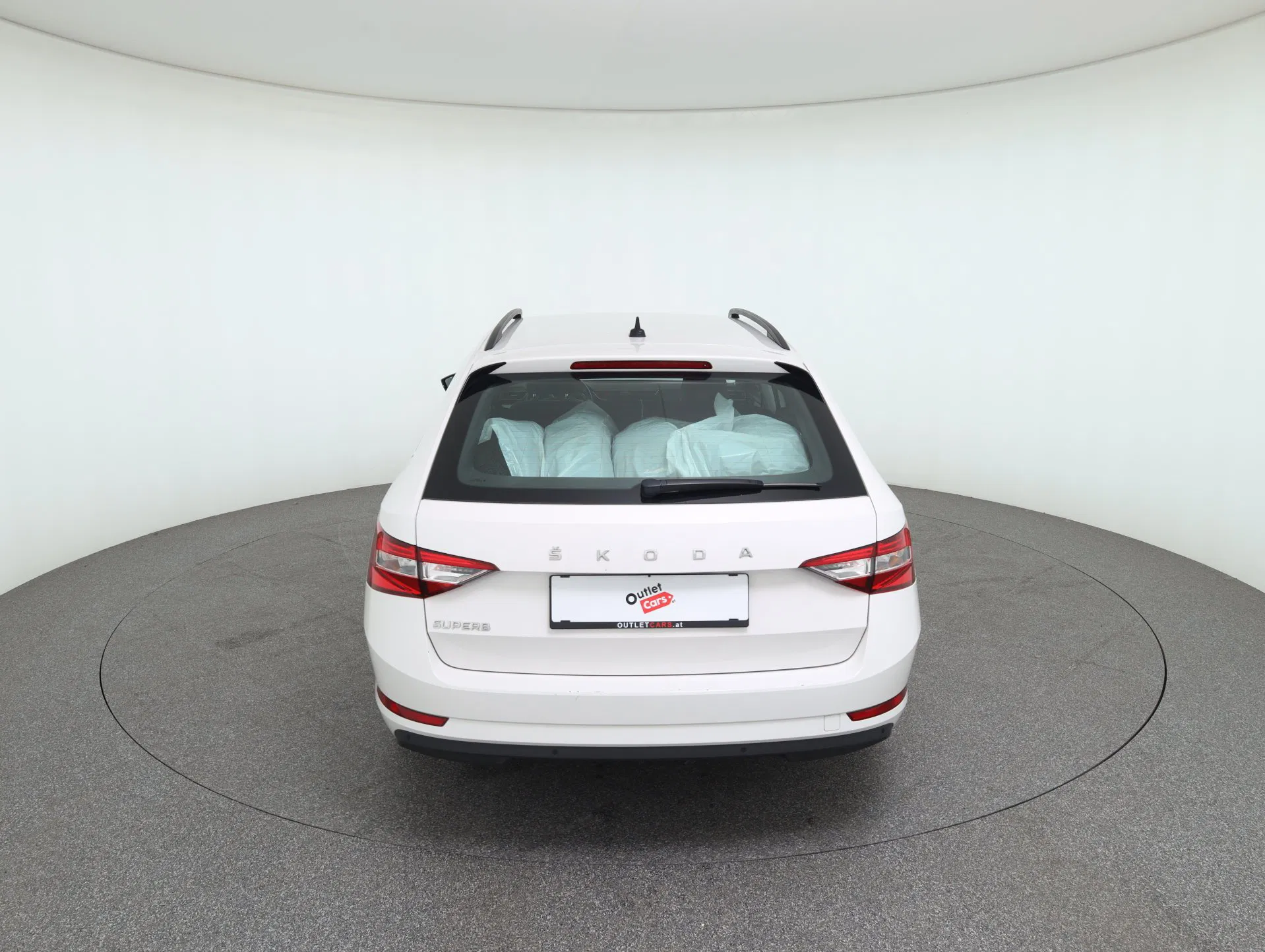 Skoda Superb Combi 2.0 TDI Ambition | Bild 7 von 31