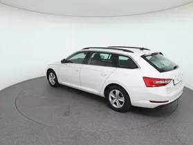 Skoda Superb Combi 2.0 TDI Ambition | Thumbnail 8 von 31