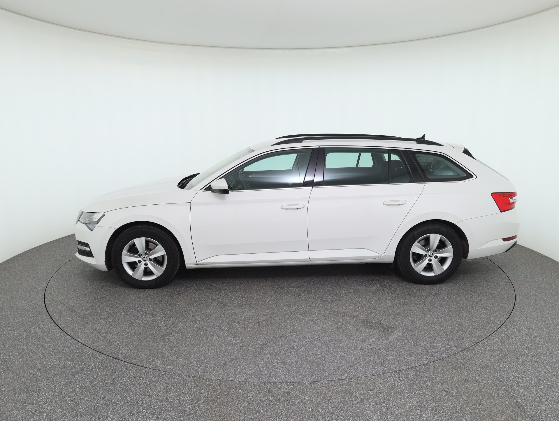 Skoda Superb Combi 2.0 TDI Ambition | Bild 8 von 30