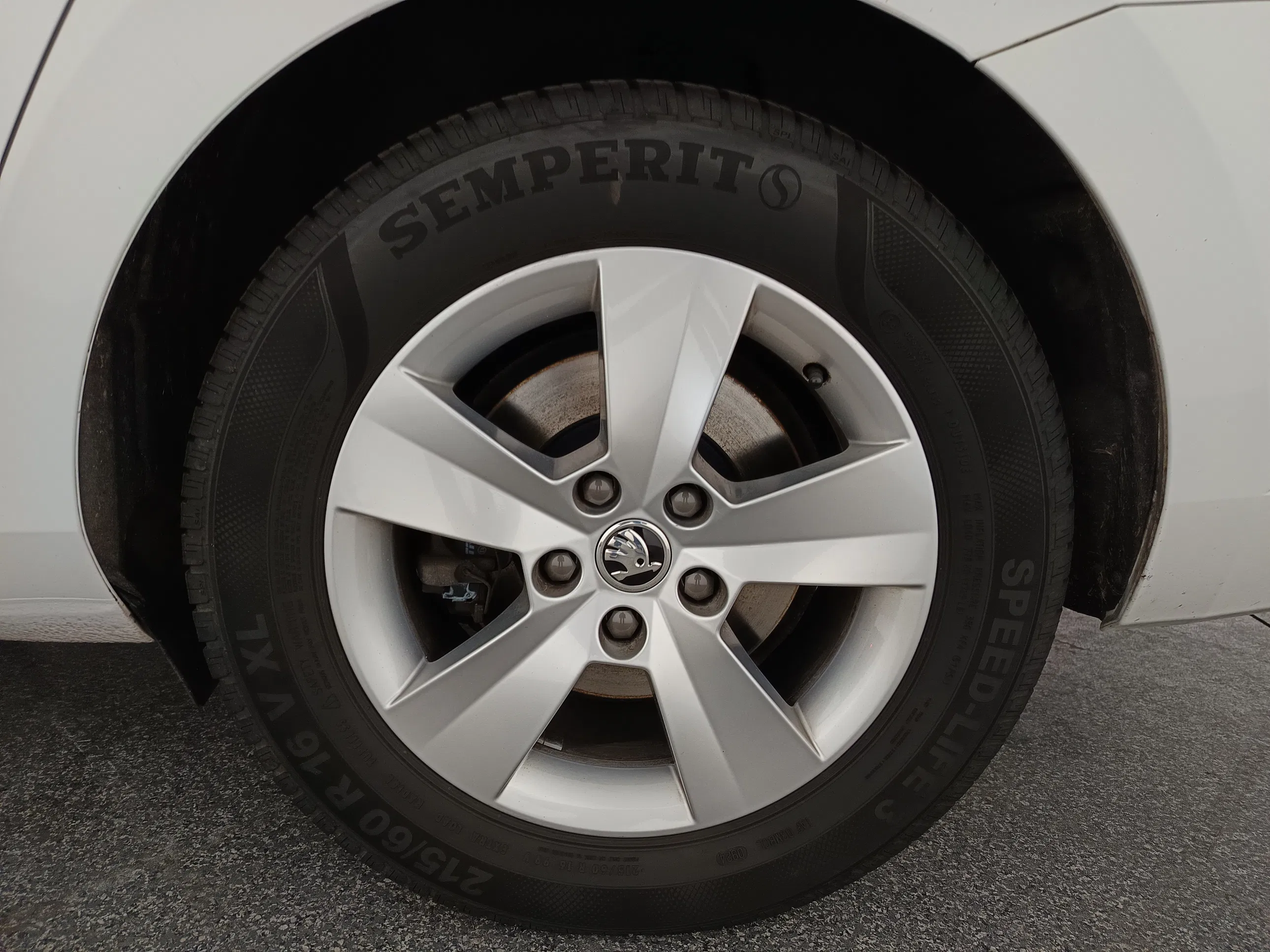 Skoda Superb Combi 2.0 TDI Ambition | Bild 10 von 31