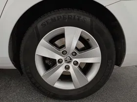 Skoda Superb Combi 2.0 TDI Ambition | Thumbnail 10 von 31