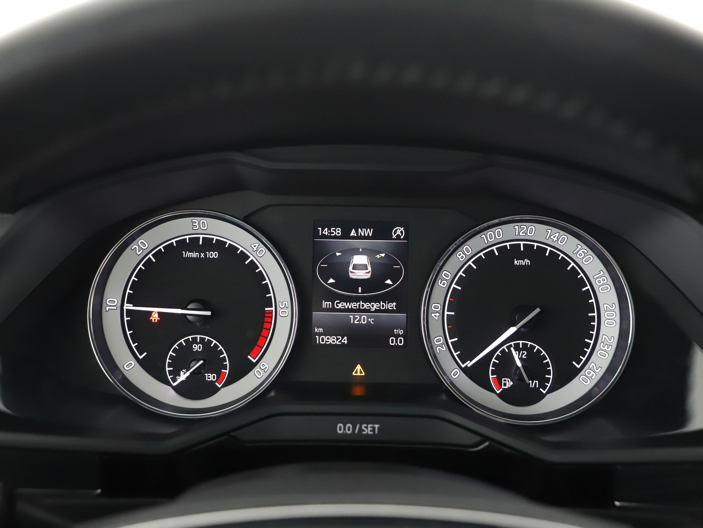 Skoda Superb Combi 2.0 TDI Style | Bild 10 von 21