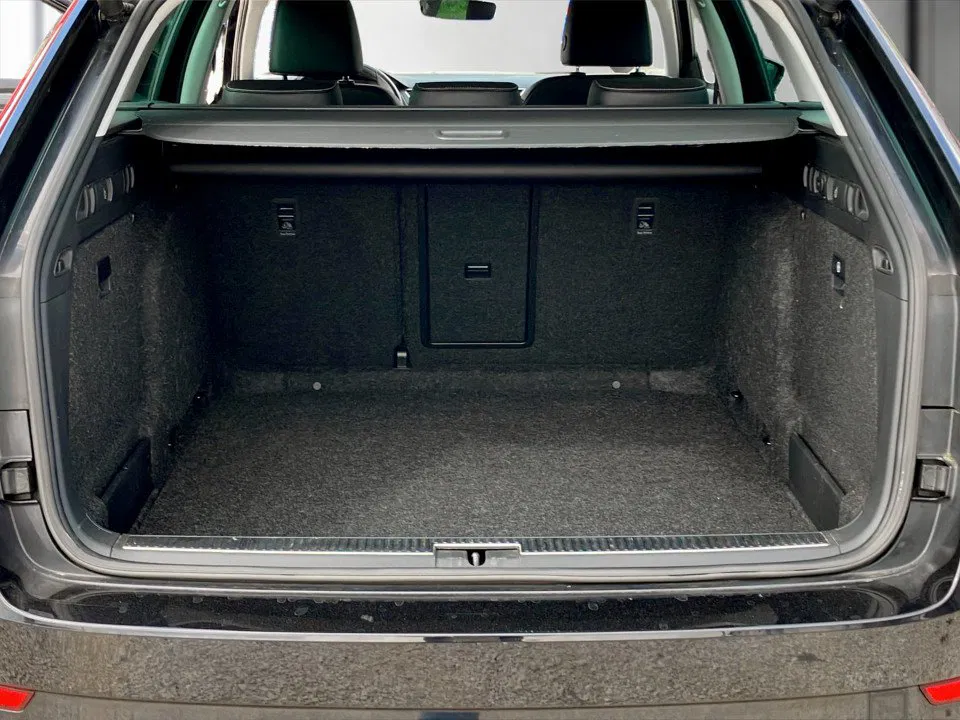 Skoda Superb Combi 2.0 TDI Style | Bild 13 von 21