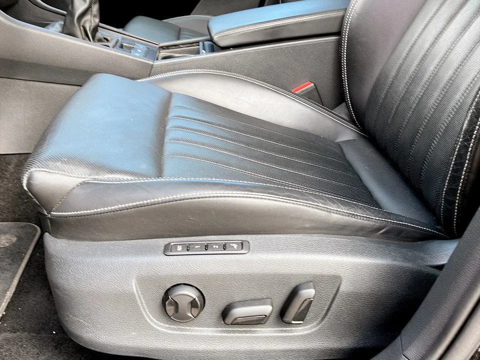 Skoda Superb Combi 2.0 TDI Style | Bild 16 von 21