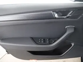 Skoda Superb Combi 2.0 TDI Style | Thumbnail 3 von 21