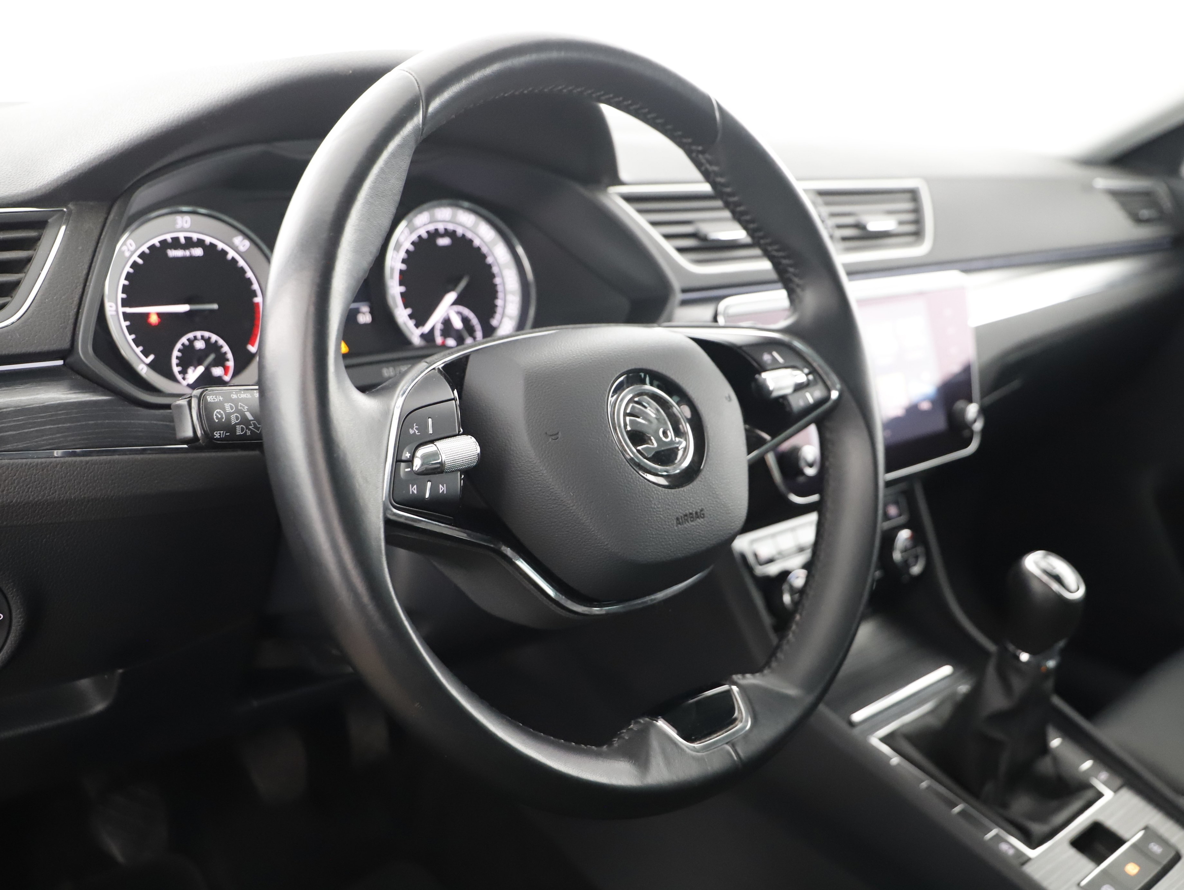 Skoda Superb Combi 2.0 TDI Style | Bild 7 von 21