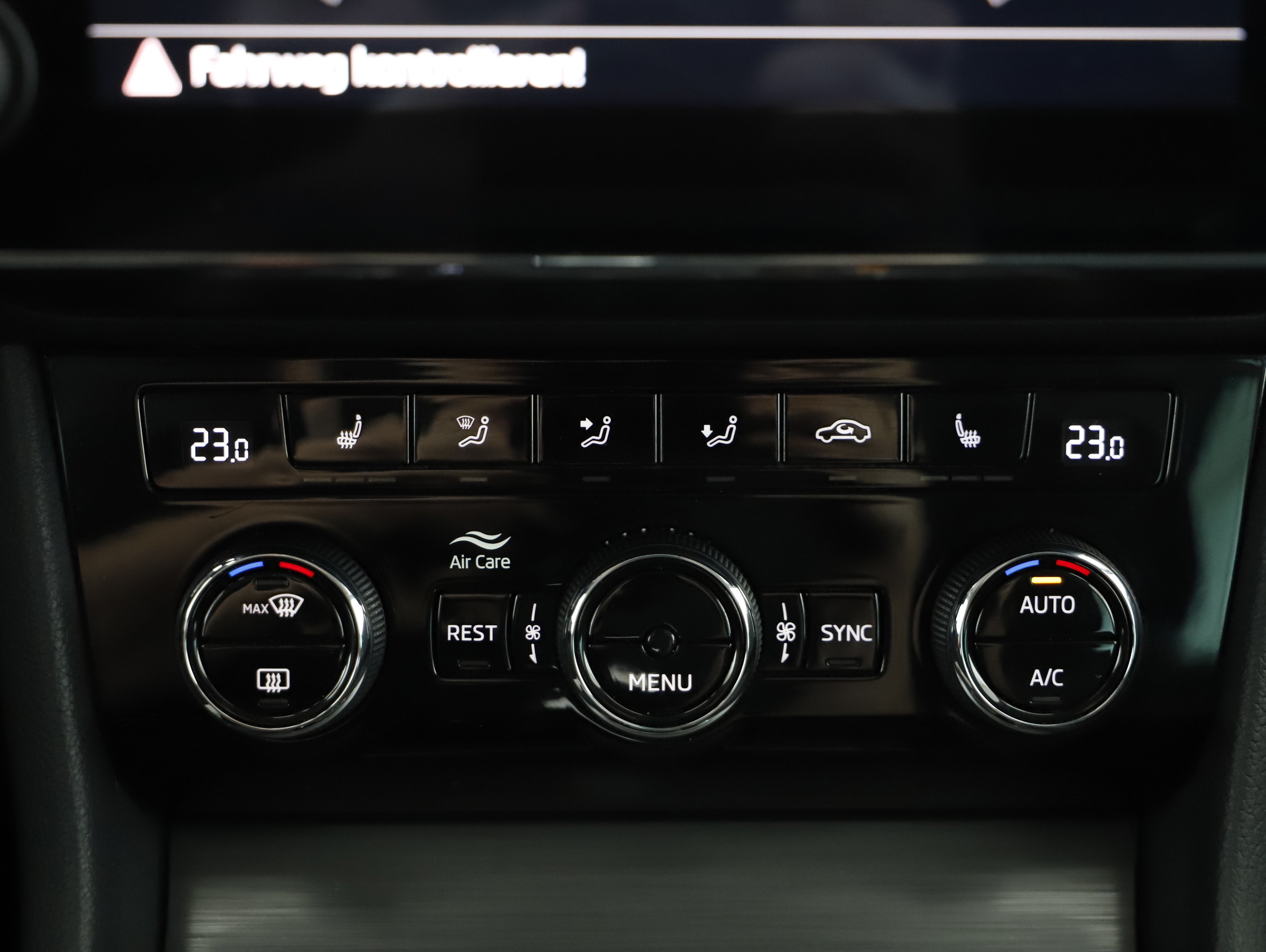 Skoda Superb Combi 2.0 TDI Style | Bild 10 von 25