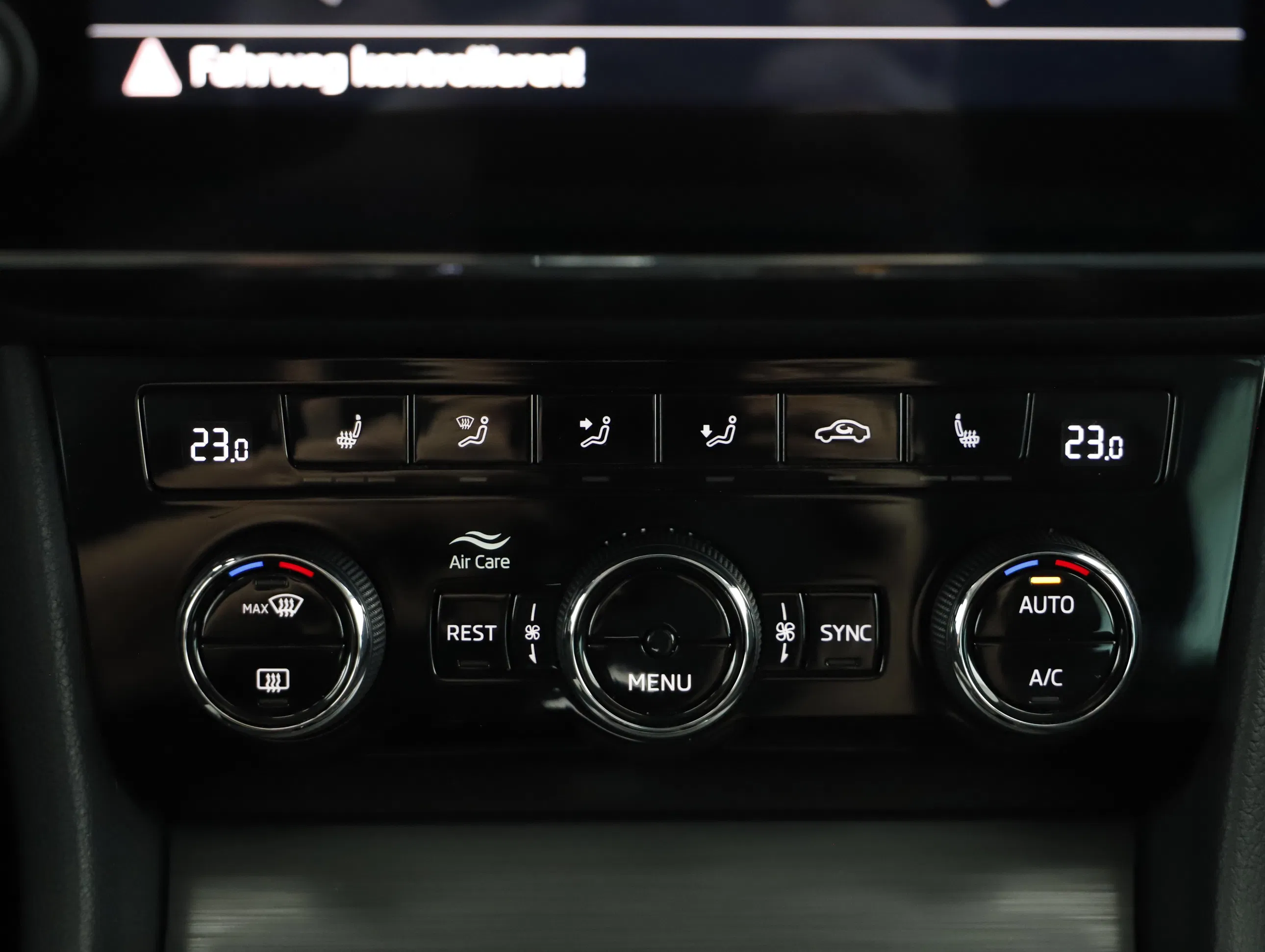 Skoda Superb Combi 2.0 TDI Style | Bild 10 von 25