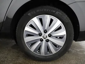 Skoda Superb Combi 2.0 TDI Style | Thumbnail 24 von 25