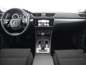 Skoda Superb Combi 2.0 TDI Style | Thumbnail 3 von 25