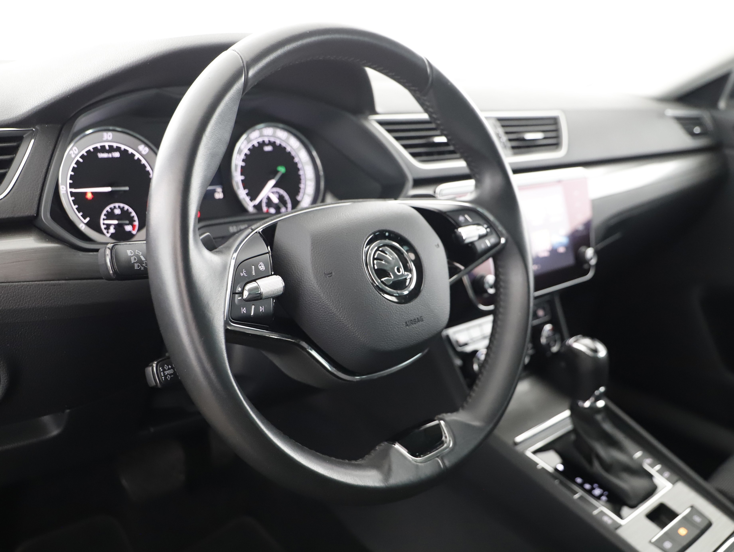 Skoda Superb Combi 2.0 TDI Style | Bild 4 von 25