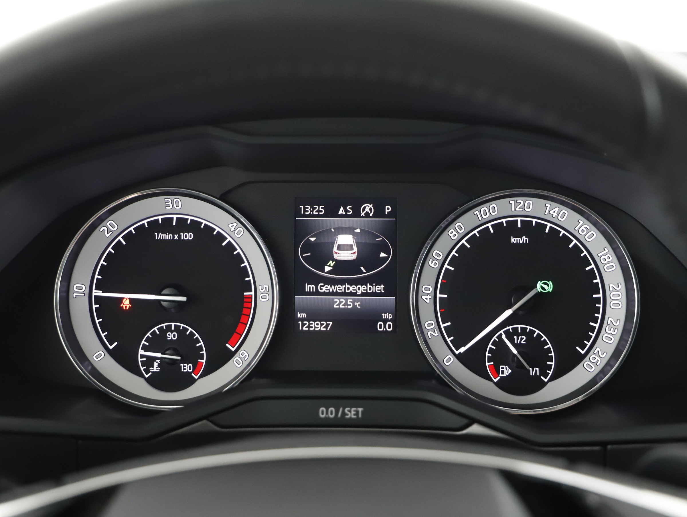 Skoda Superb Combi 2.0 TDI Style | Bild 6 von 25