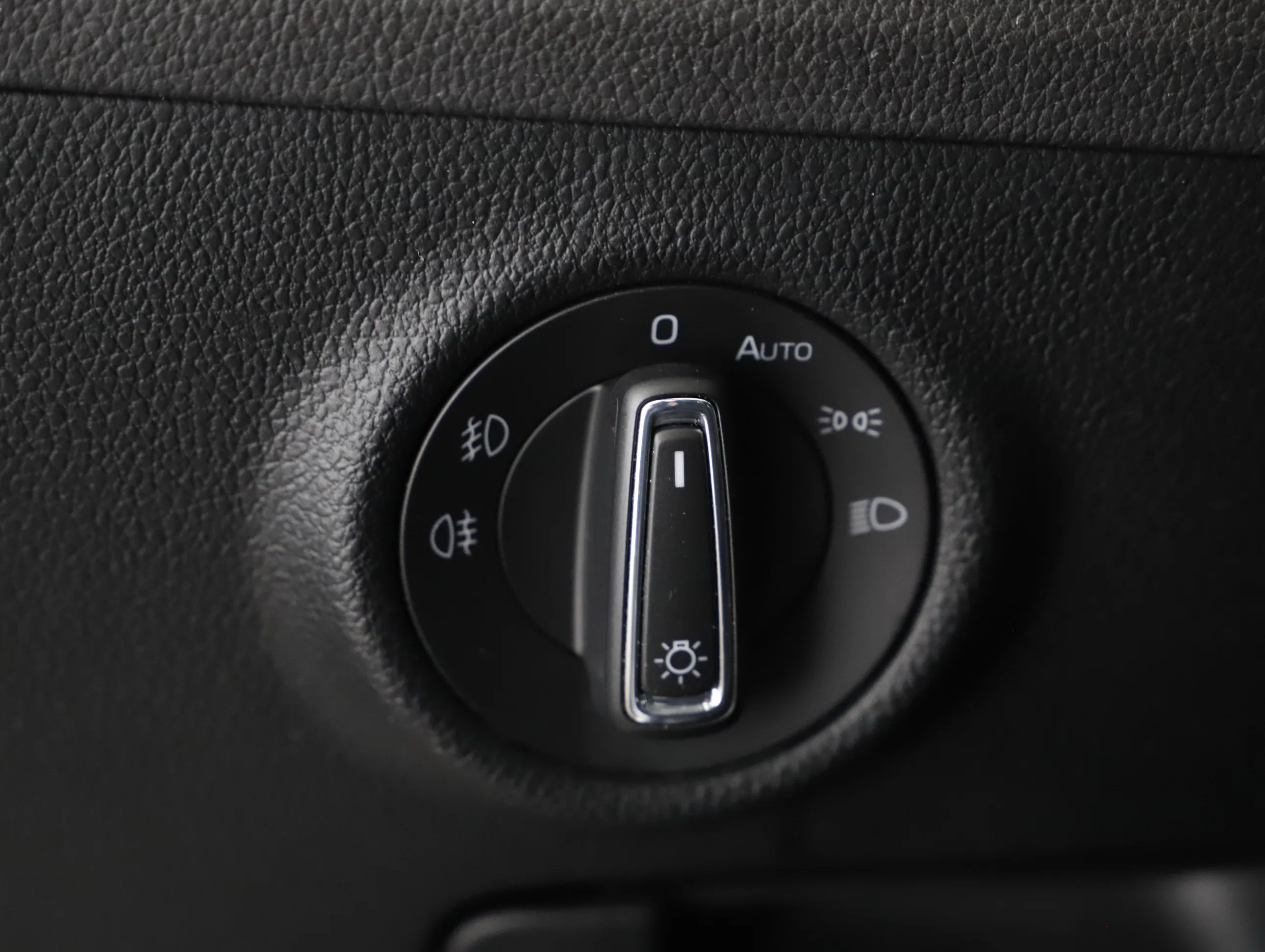 Skoda Superb Combi 2.0 TDI Ambition | Bild 19 von 23