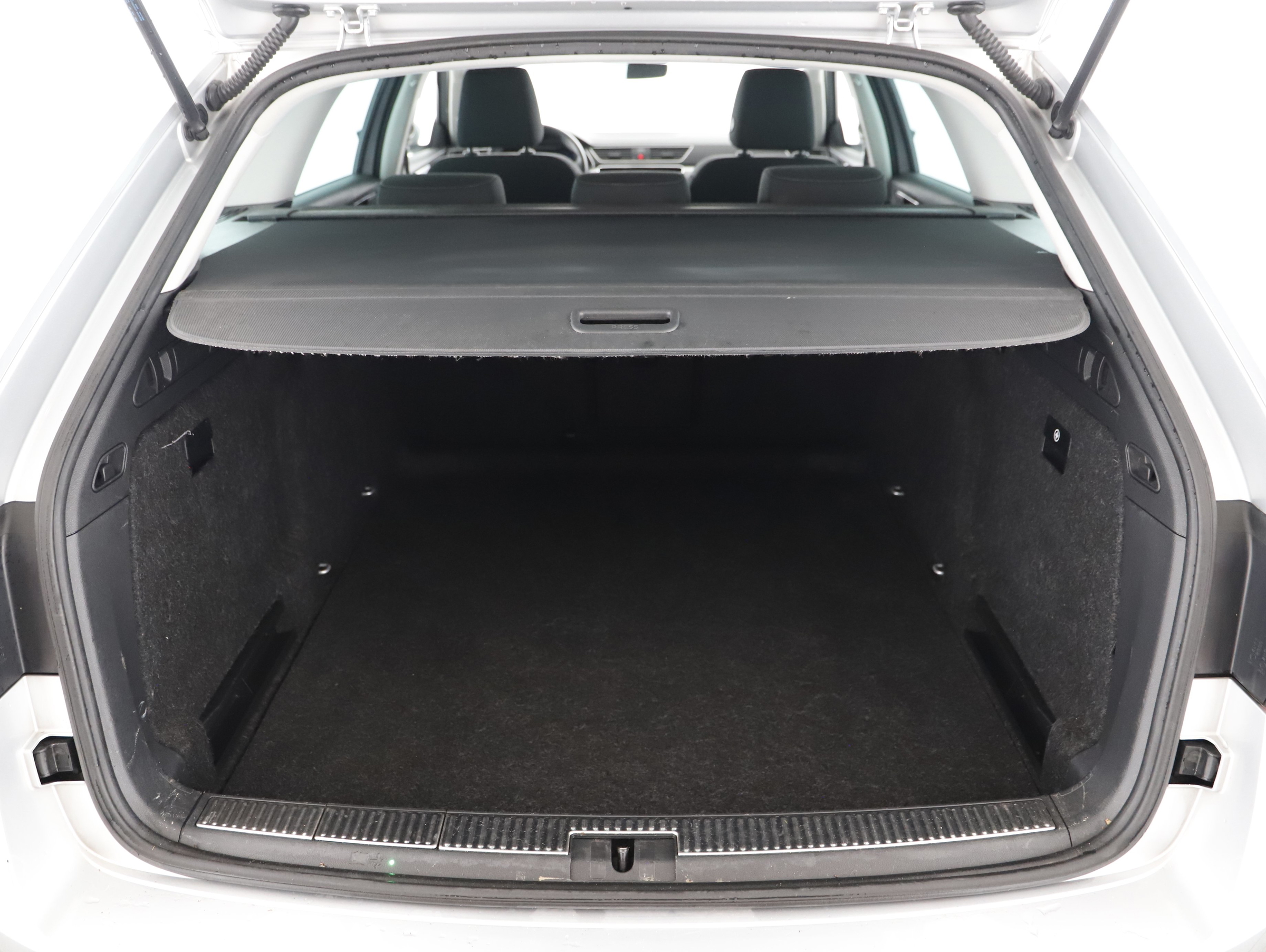 Skoda Superb Combi 2.0 TDI Ambition | Bild 22 von 23