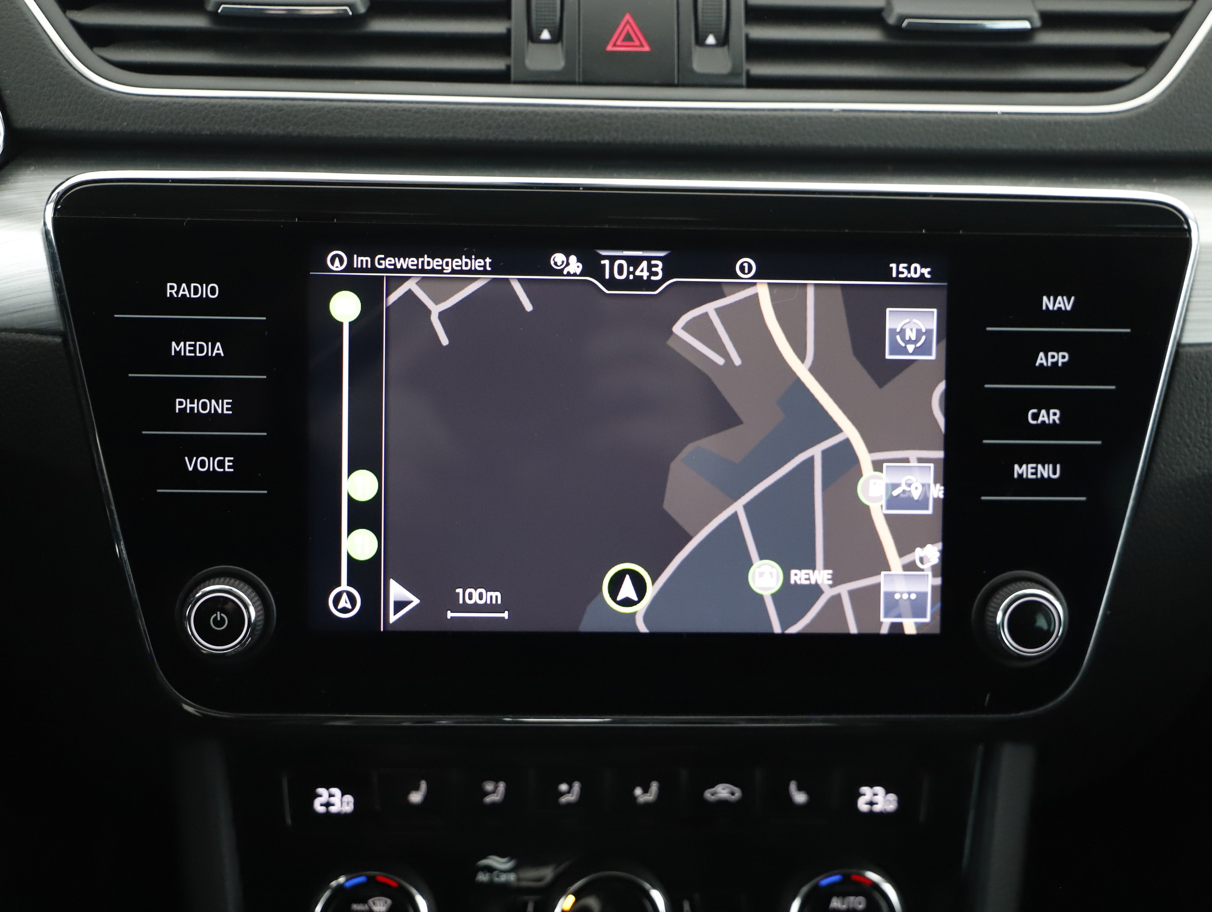 Skoda Superb Combi 2.0 TDI Ambition | Bild 14 von 23