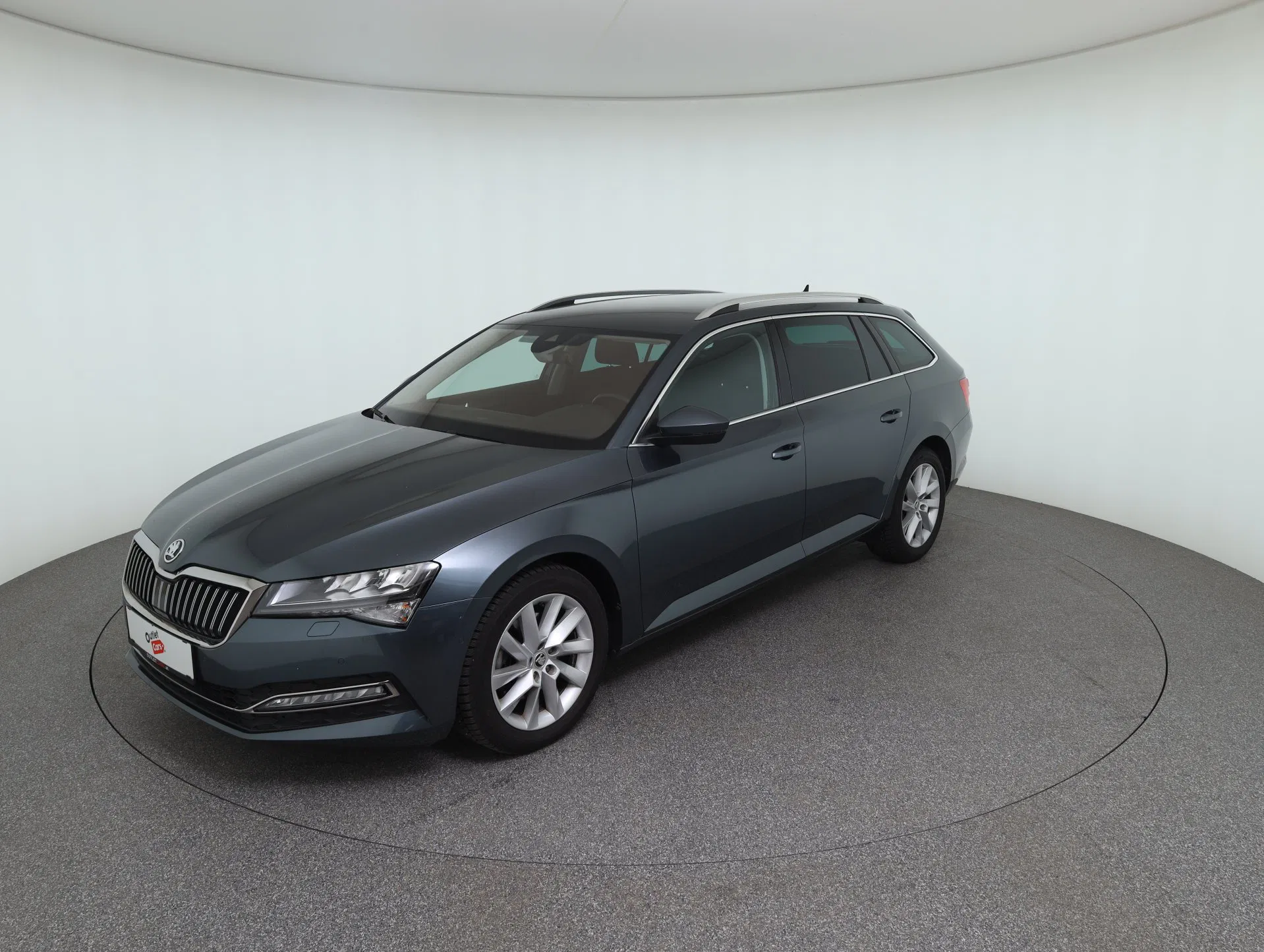 Skoda Superb Combi 2.0 TDI Style | Bild 2 von 31