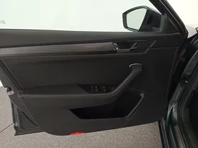 Skoda Superb Combi 2.0 TDI Style | Thumbnail 11 von 31