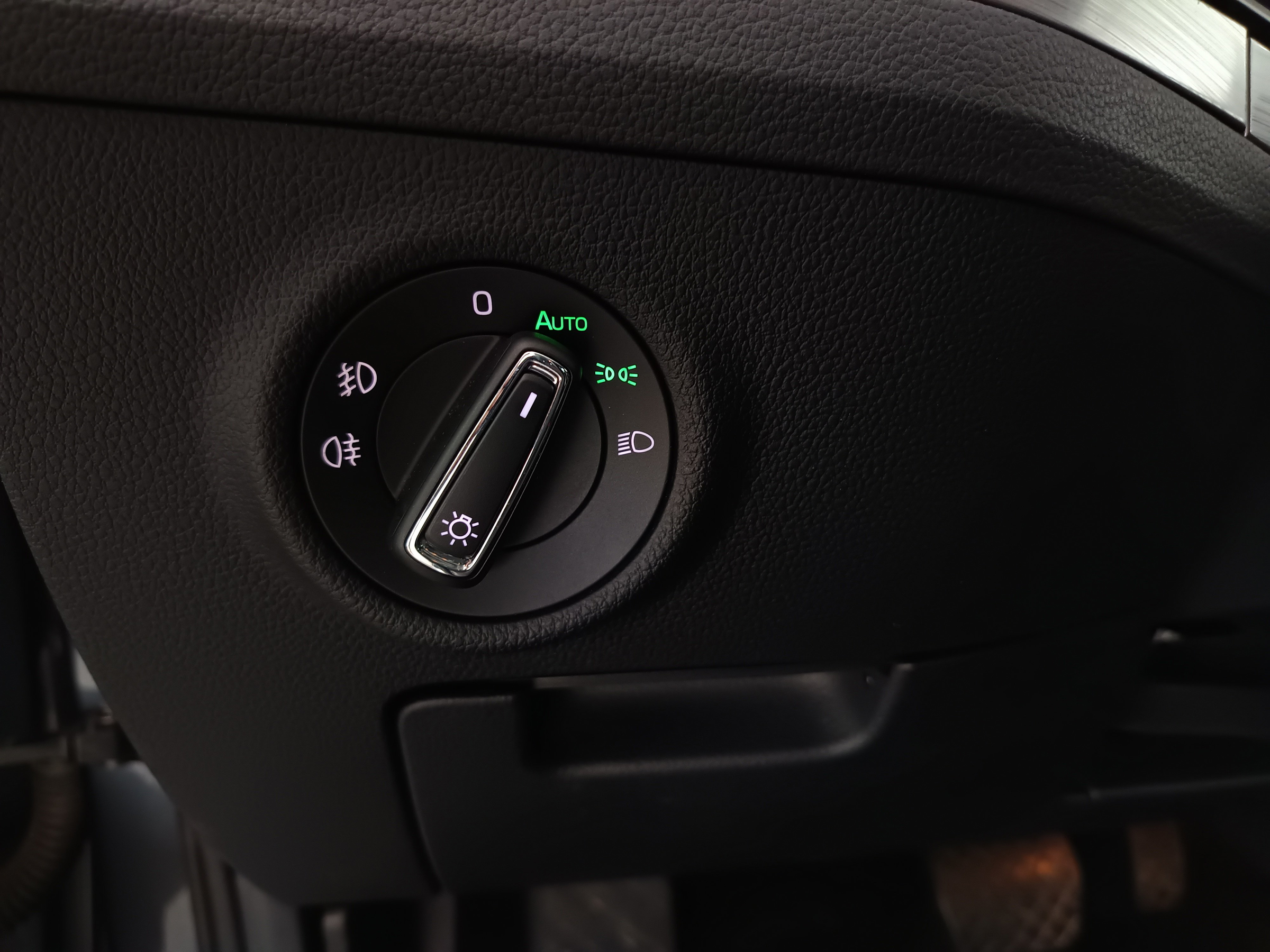 Skoda Superb Combi 2.0 TDI Style | Bild 15 von 31