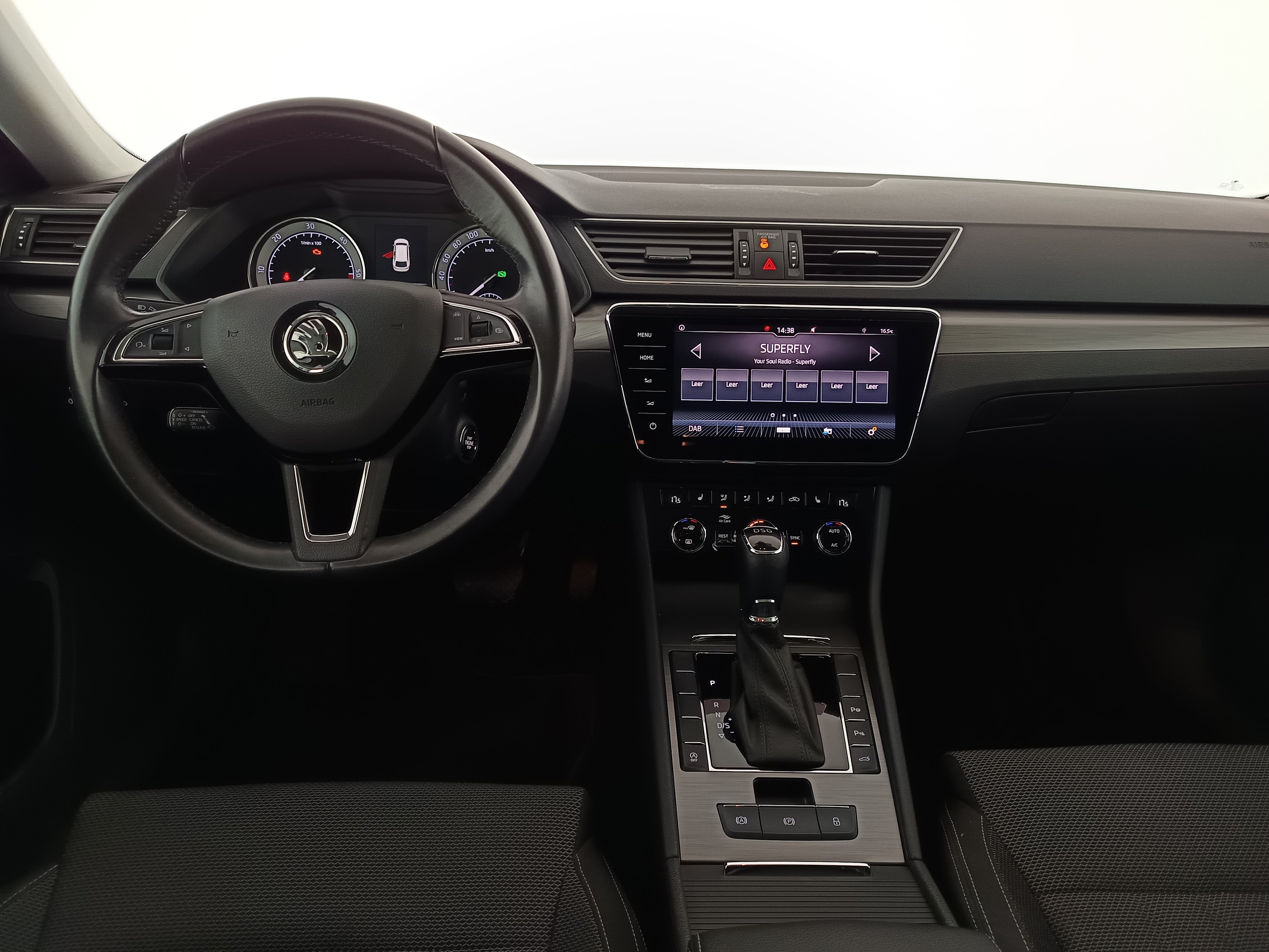 Skoda Superb Combi 2.0 TDI Style | Bild 17 von 31